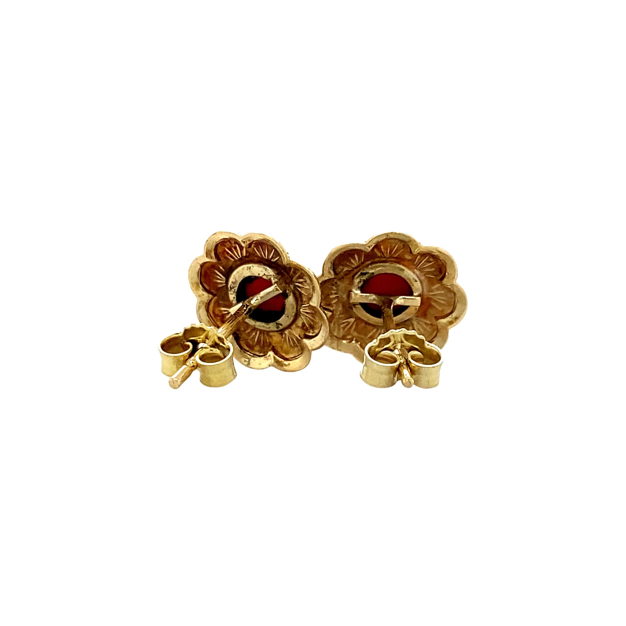 Gouden oorstekers met bloedkoraal 14 krt