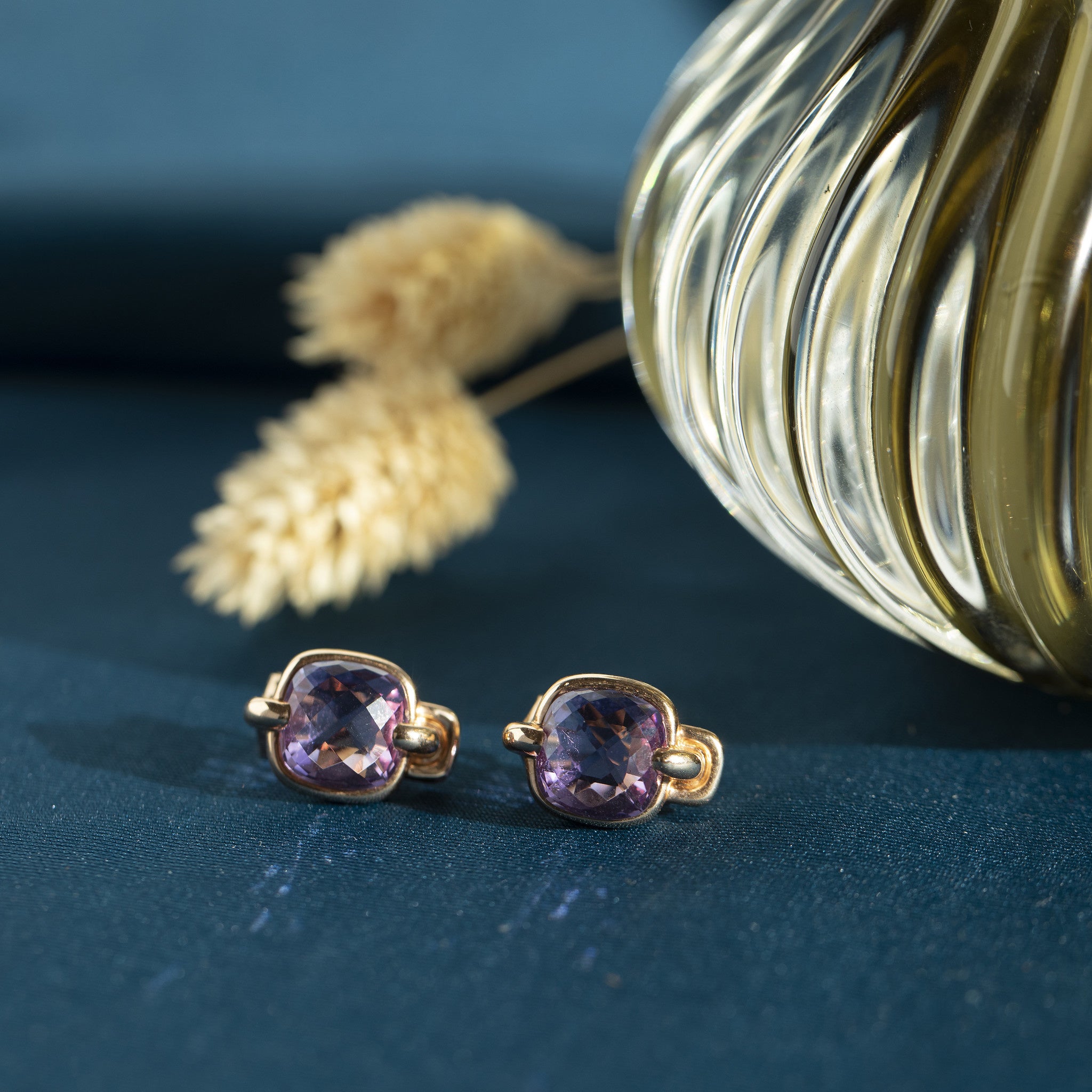 18 kt gold ear clips with amethyst