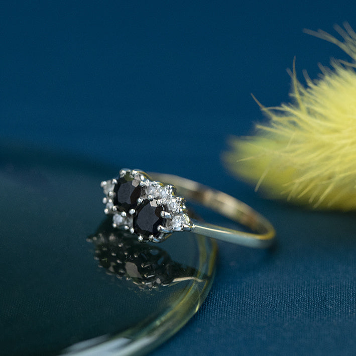 Gold ring with sapphire and diamond 18 krt