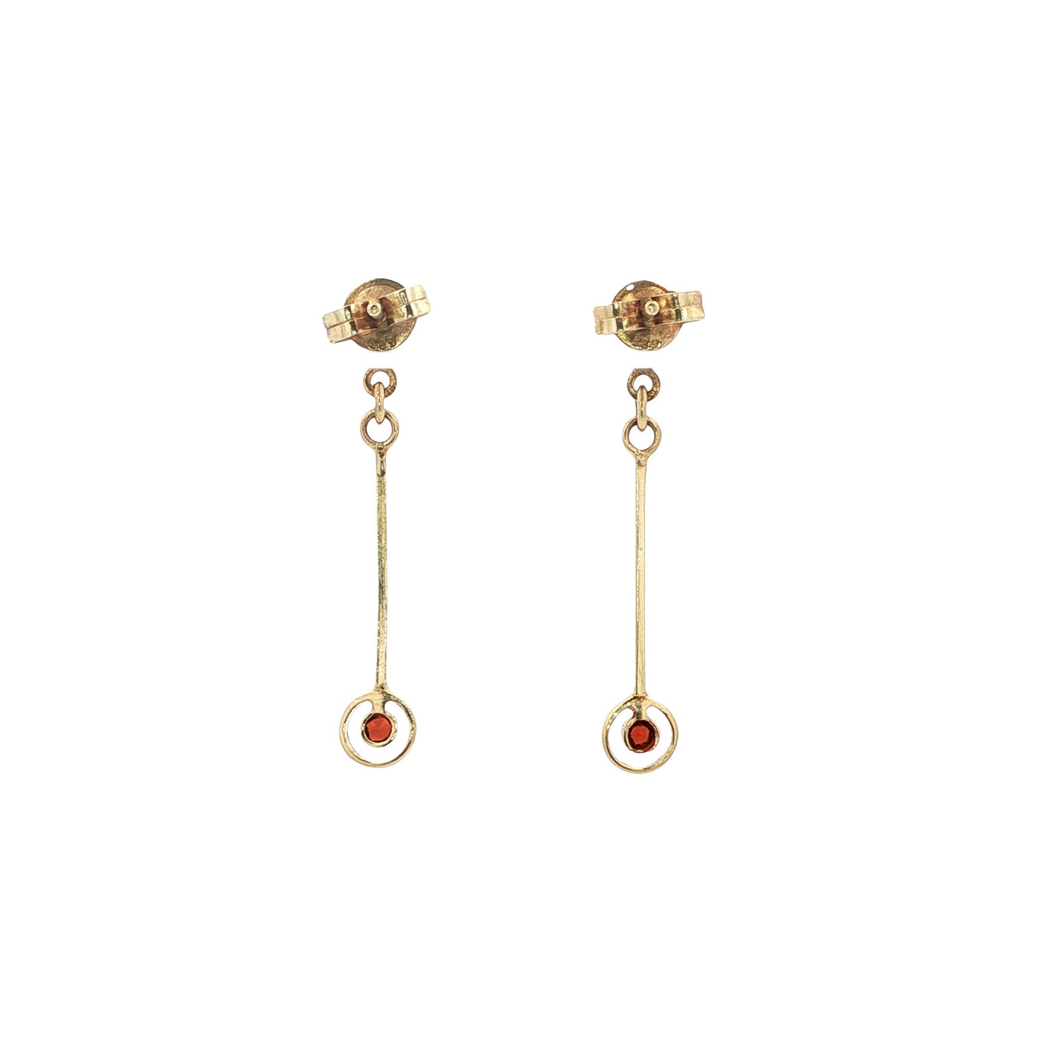 Golden vintage stud earrings with garnet 14 kt