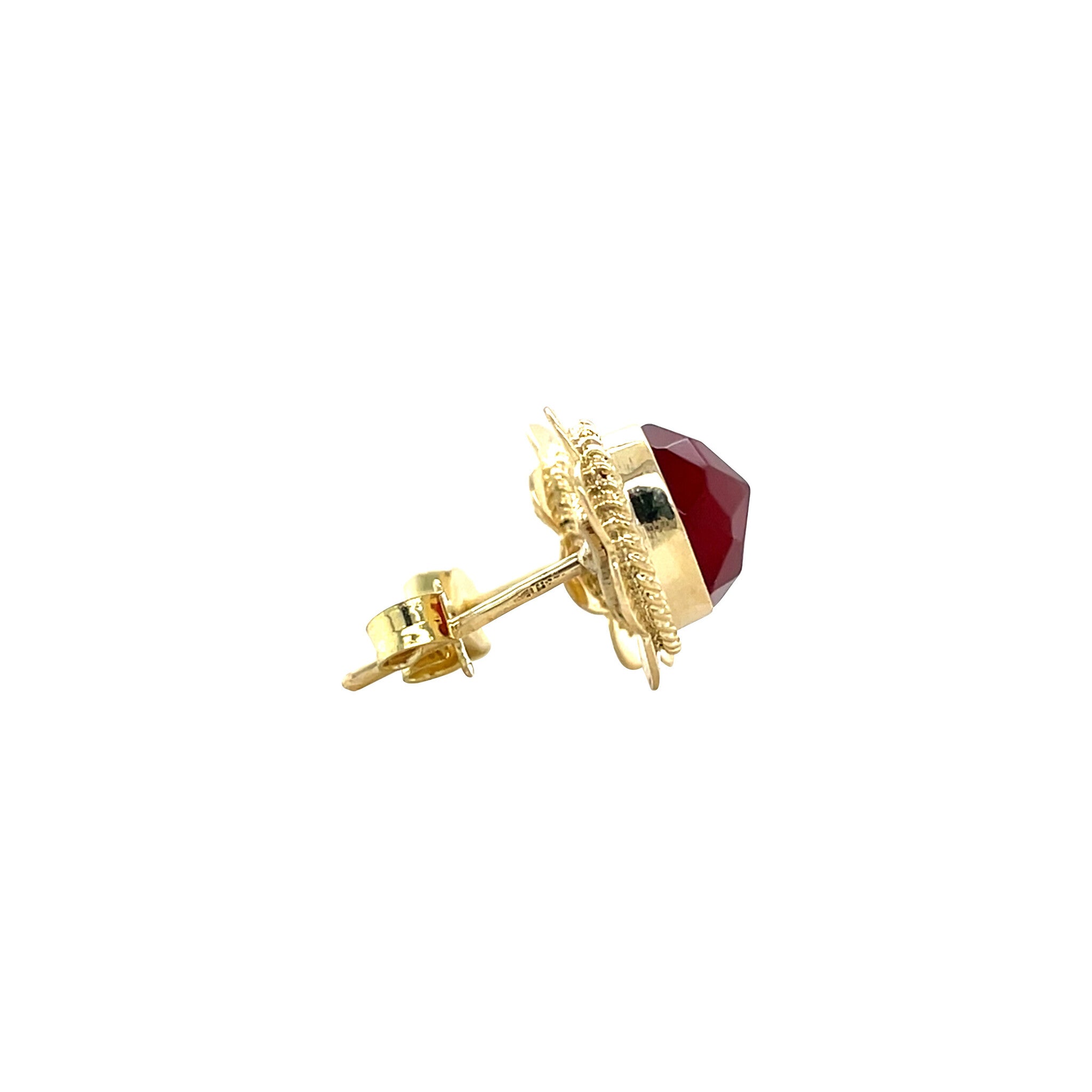 Vintage 14 kt gold stud earrings with carnelian