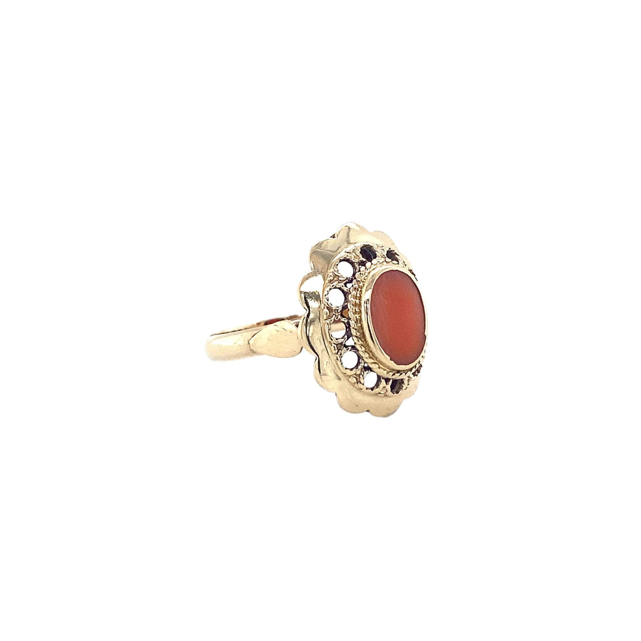 Gold ring with blood coral, 14 kt