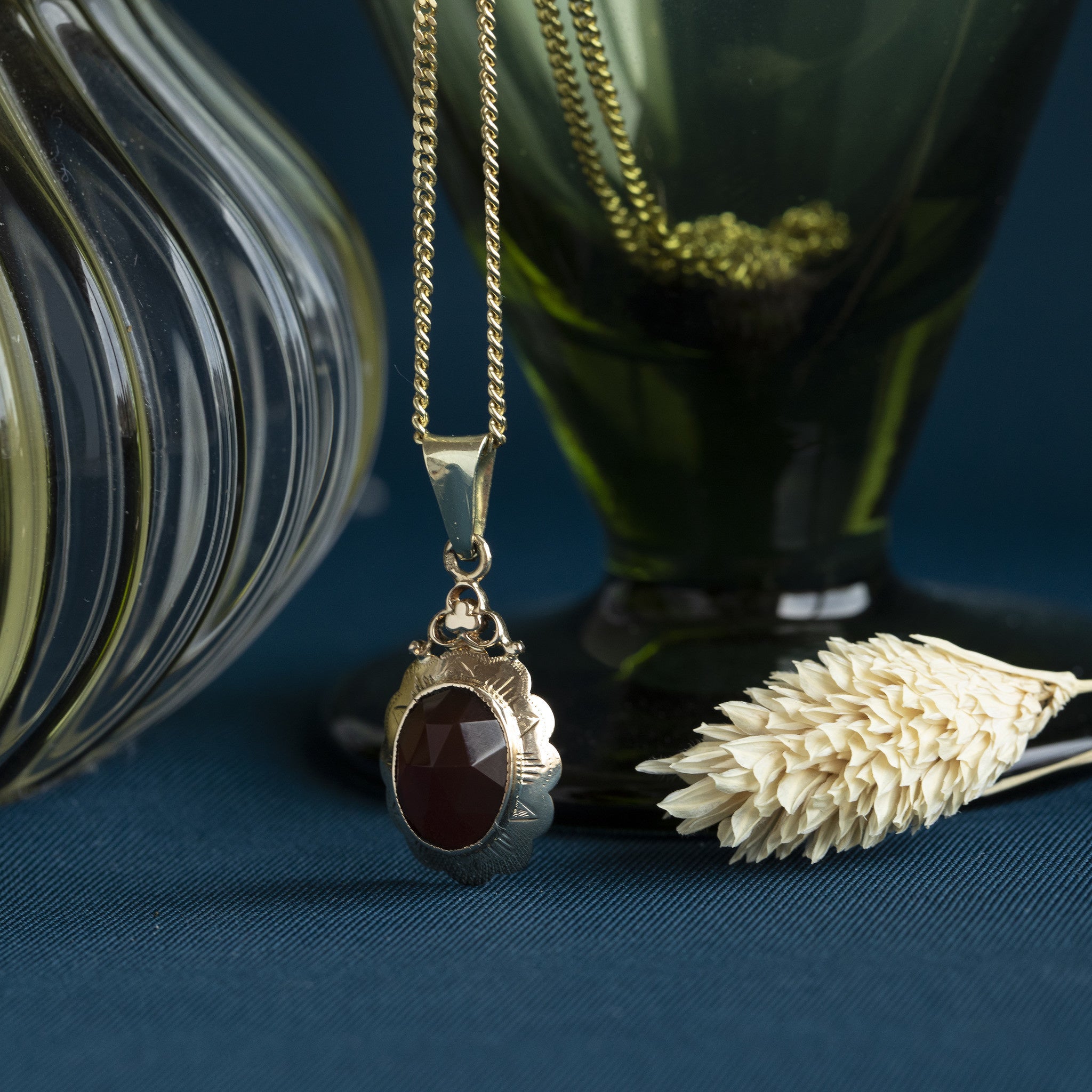 Gouden hanger met carneool 14 krt