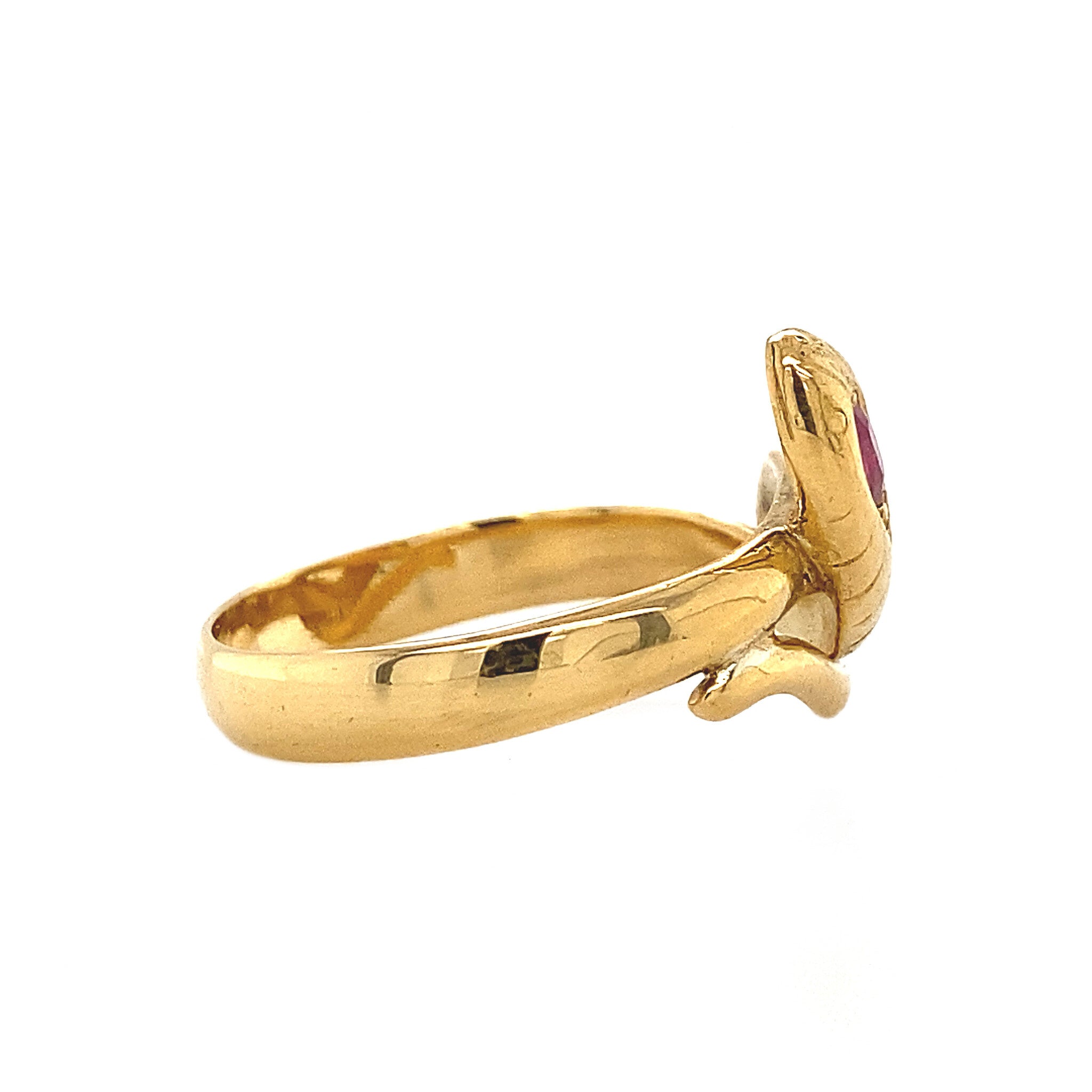 Gold ring with ruby, 20 kt