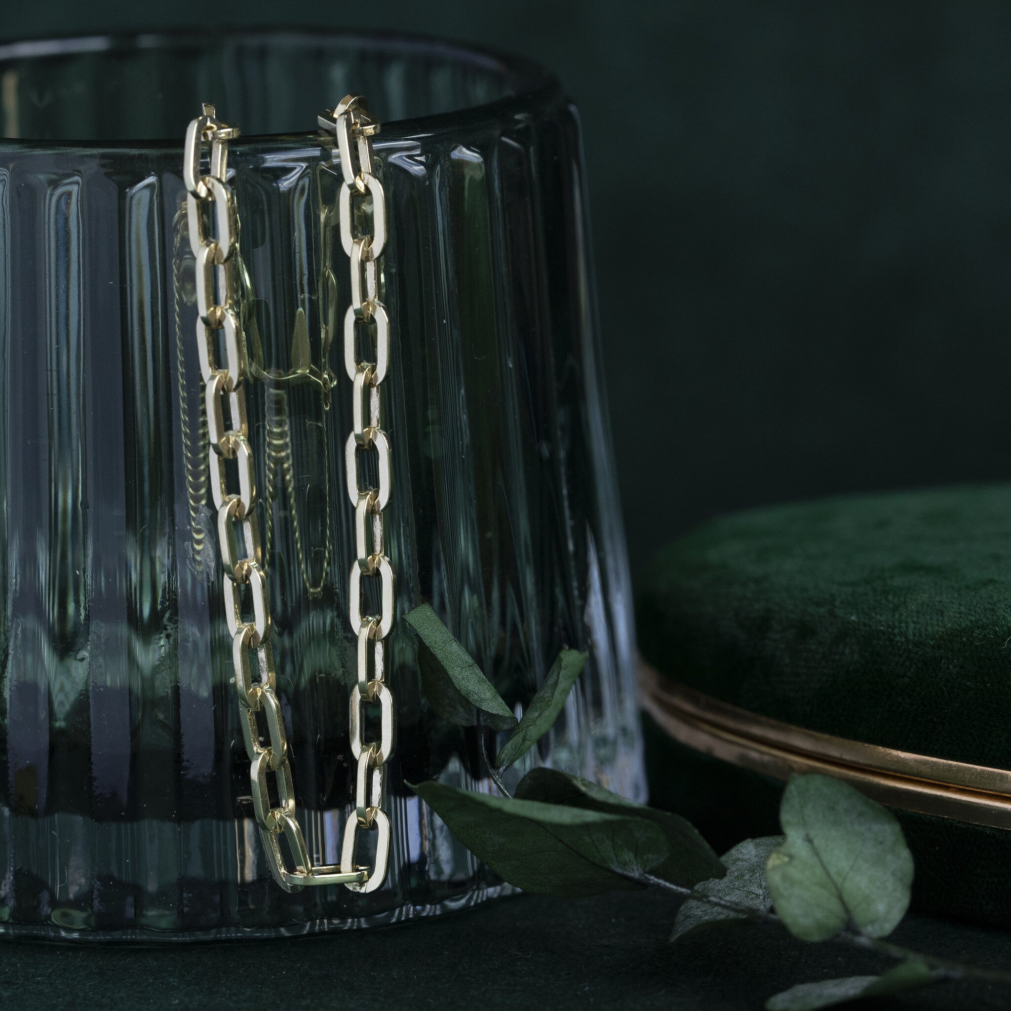 Gold closed forever bracelet 14 krt