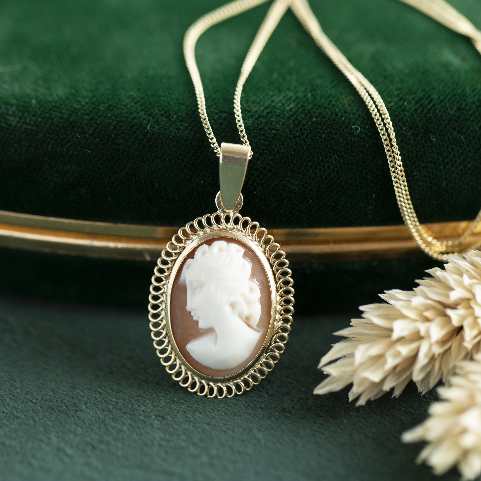 Gouden hanger met camee 14 krt