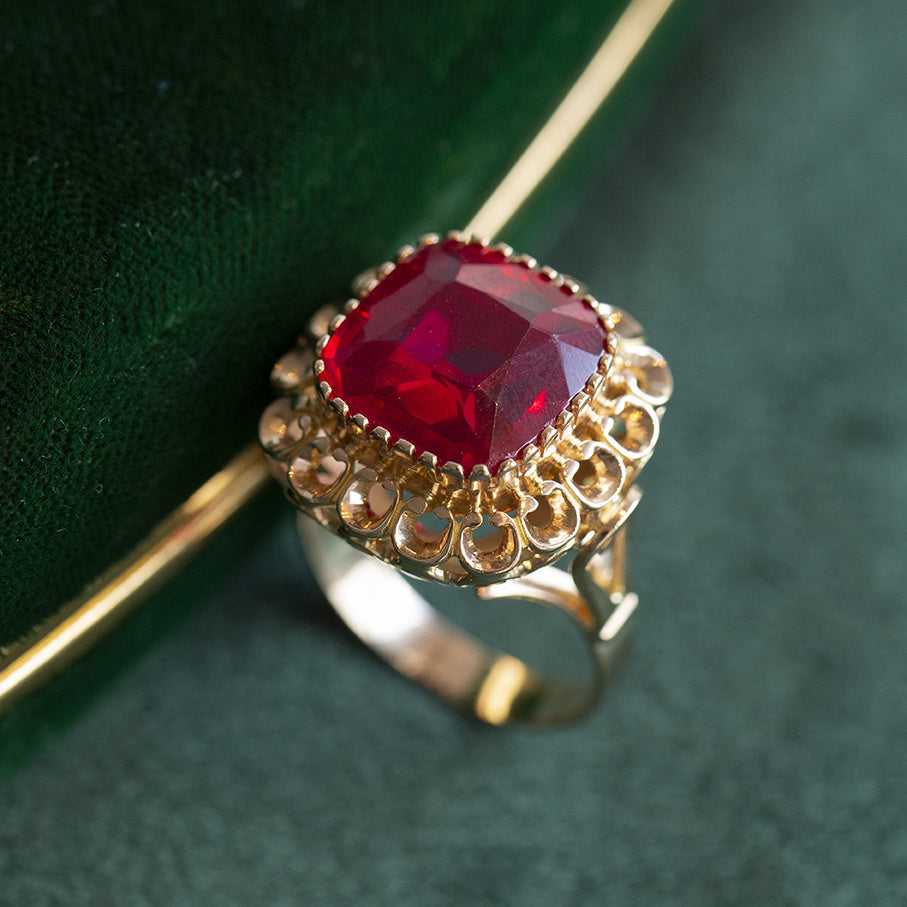 14 kt gold ring with synthetic ruby