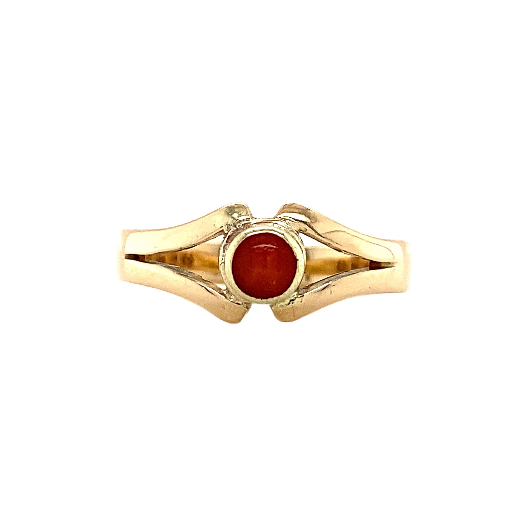 14 kt gold ring with blood coral.