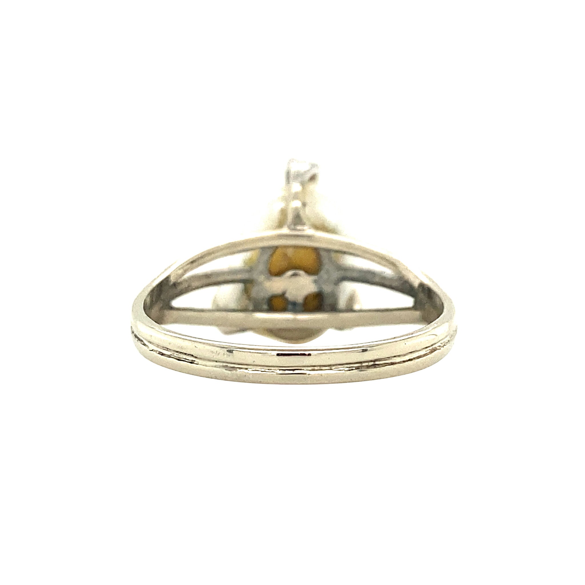 14 kt white gold ring with pearl and diamond