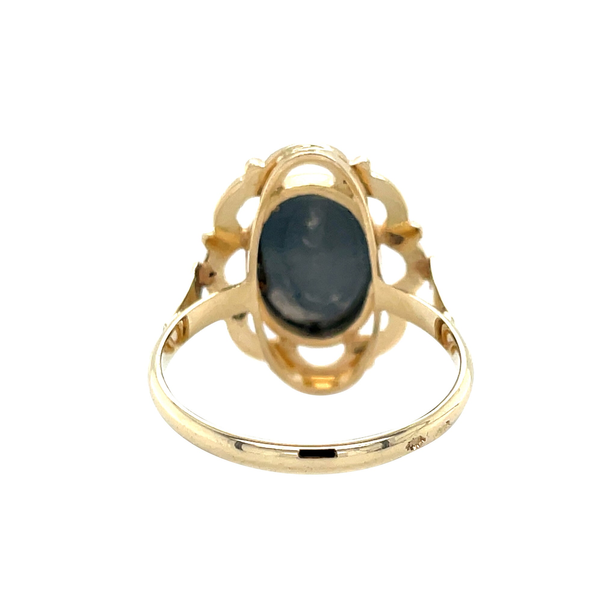 Golden vintage ring with hematite 14 carat