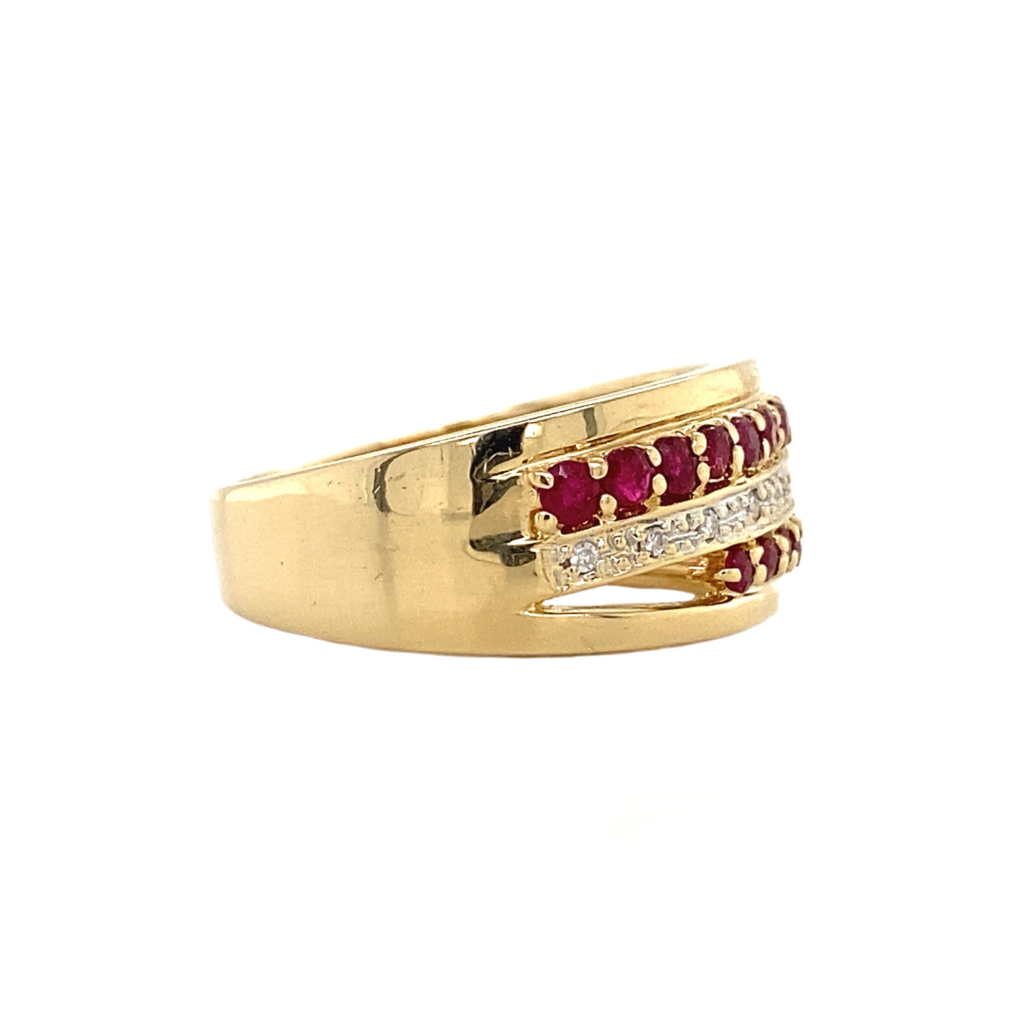 14 kt gold ring with diamond and ruby