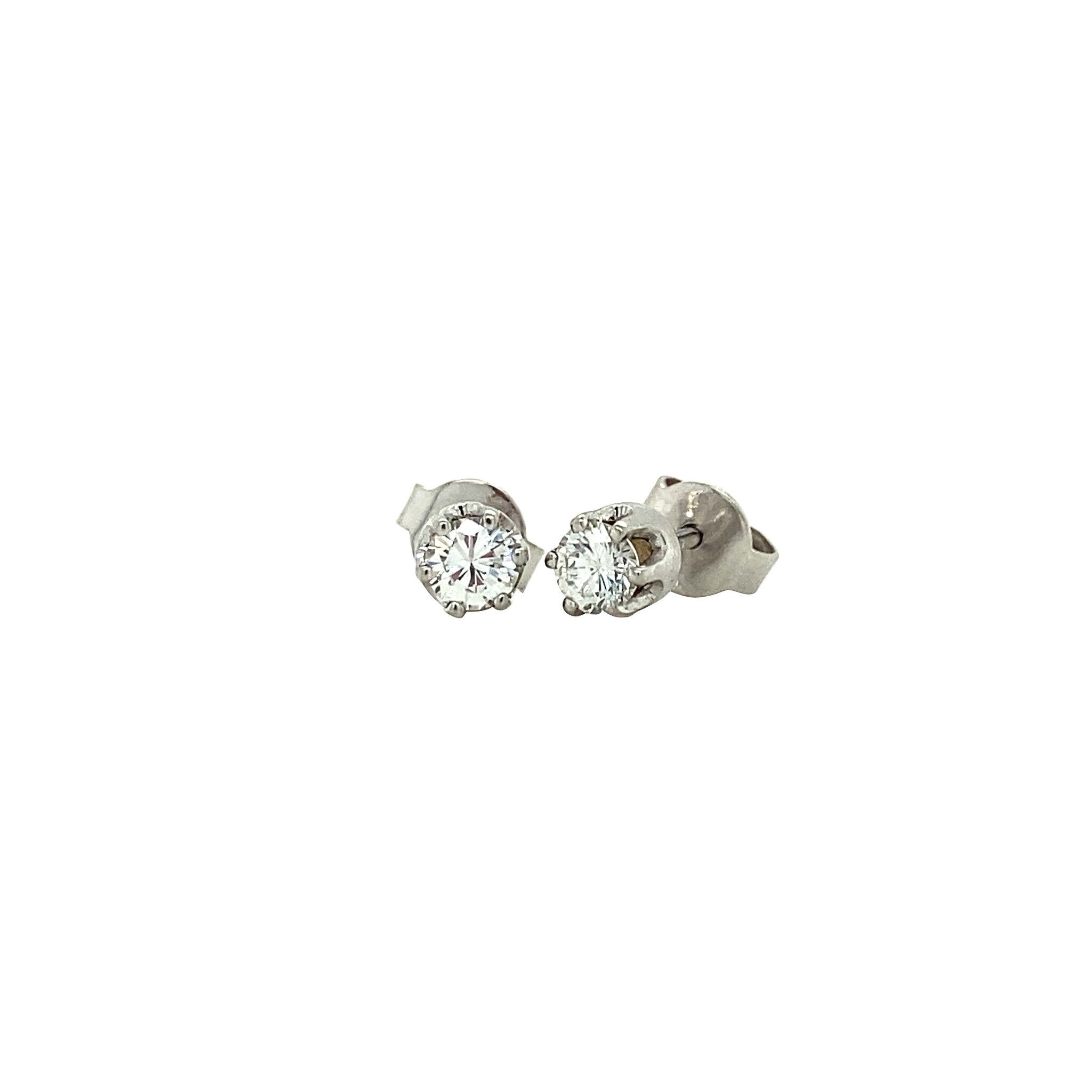 White gold solitaire ear studs with diamonds 14 krt