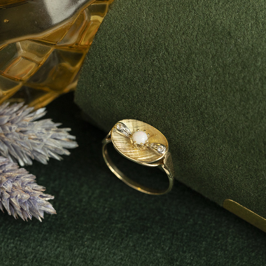 Vintage 14 kt gold ring with spinel and opal