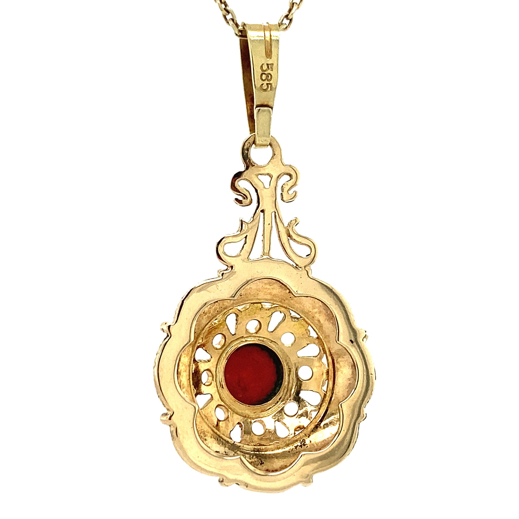 Golden pendant with blood coral 14 kt