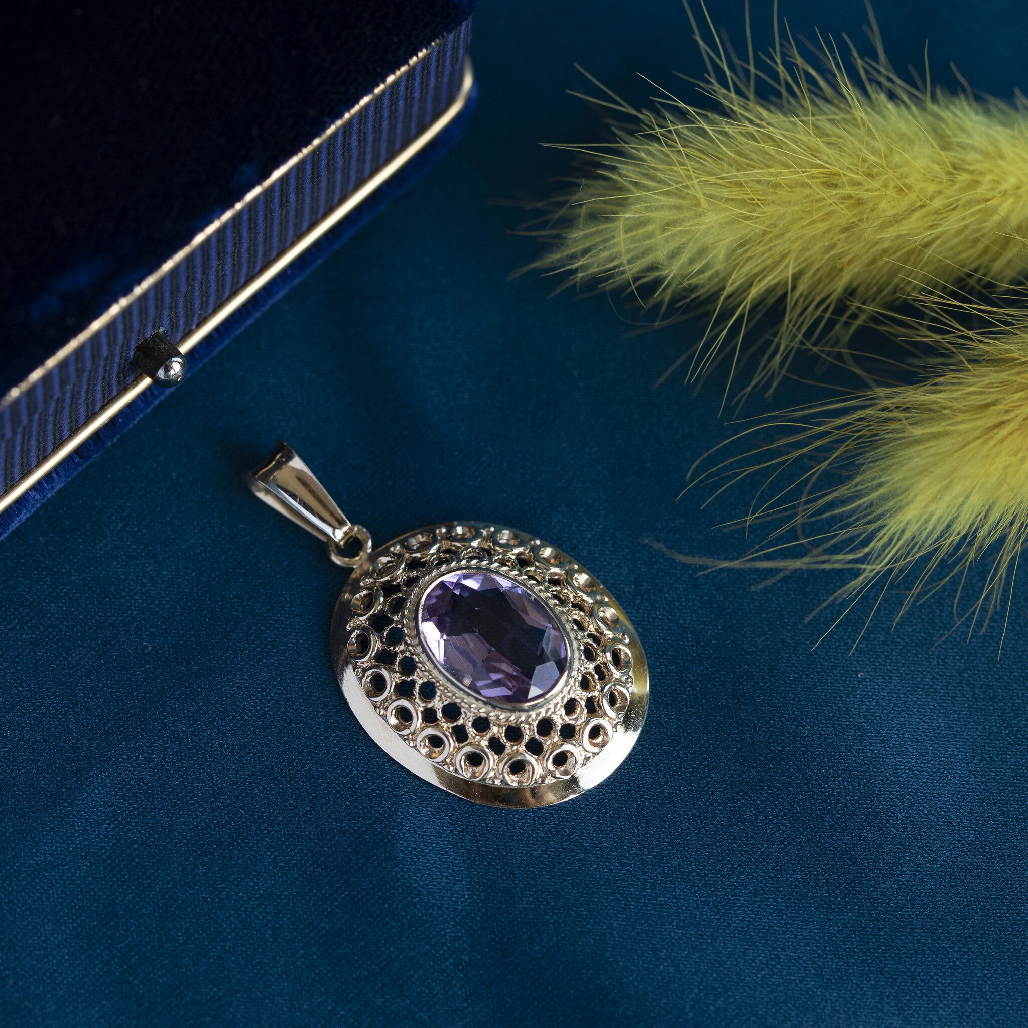 Gouden hanger met amethist 14 krt