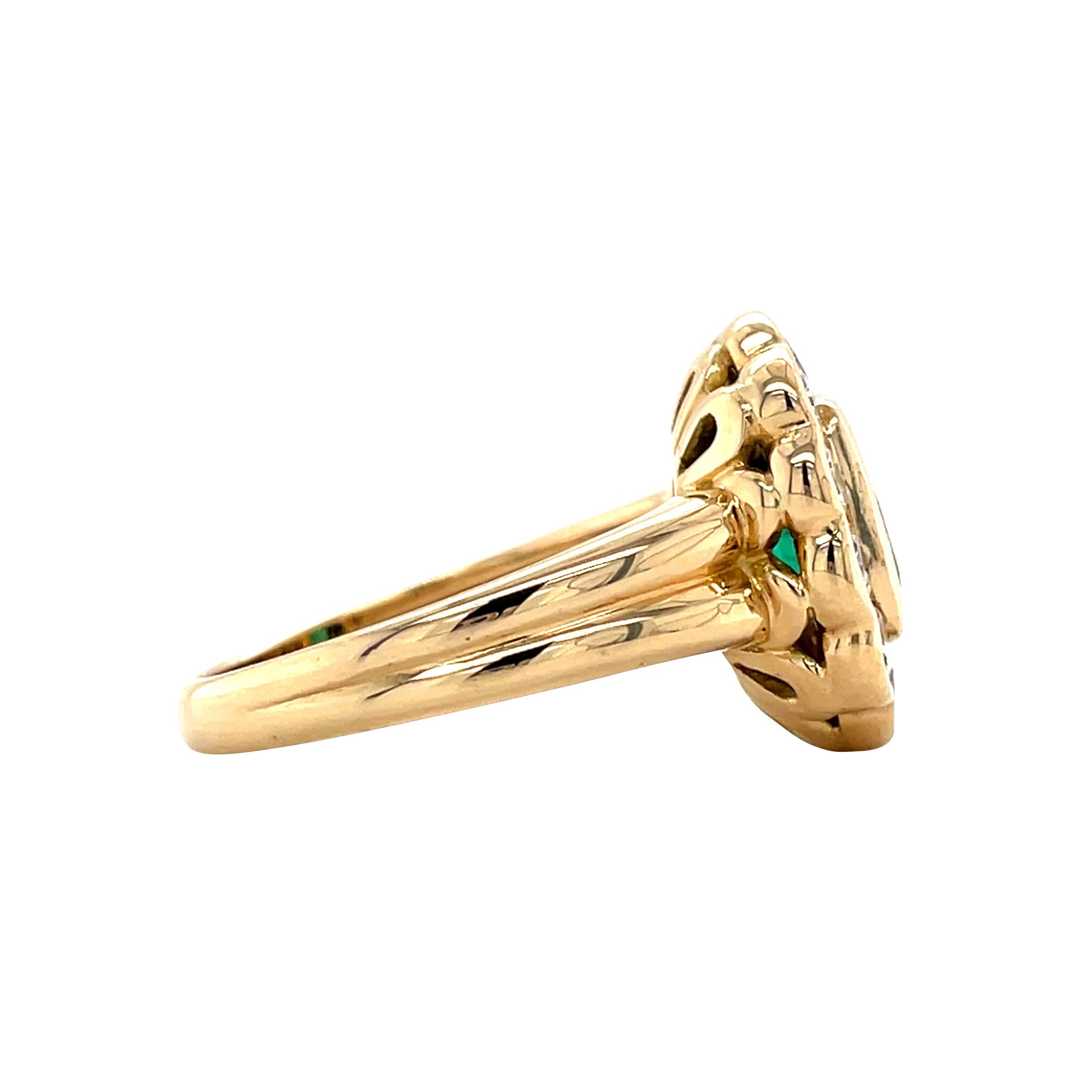Gouden vintage entourage ring met smaragd en diamant 18 krt
