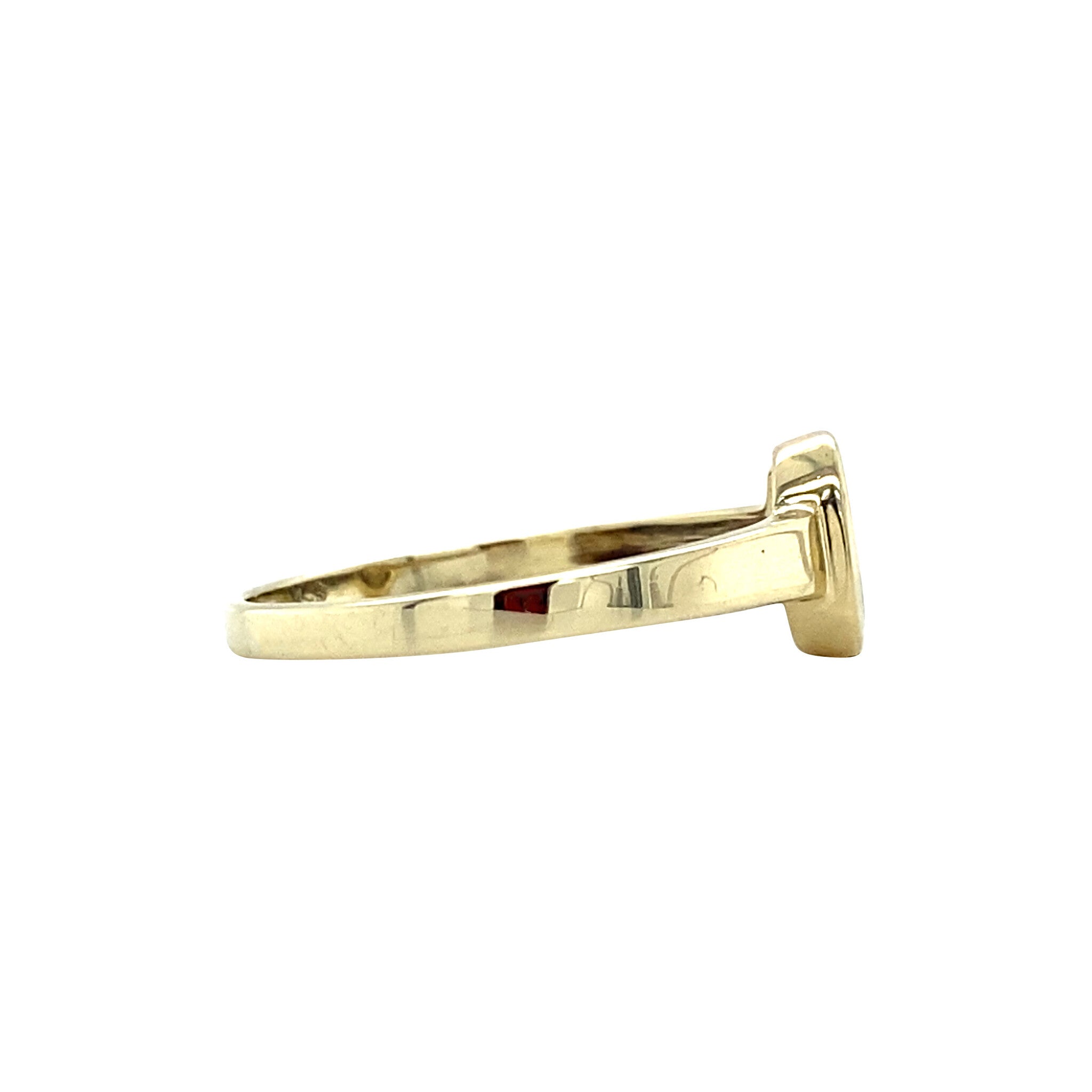 Golden vintage ring with lapis lazuli 14 ct