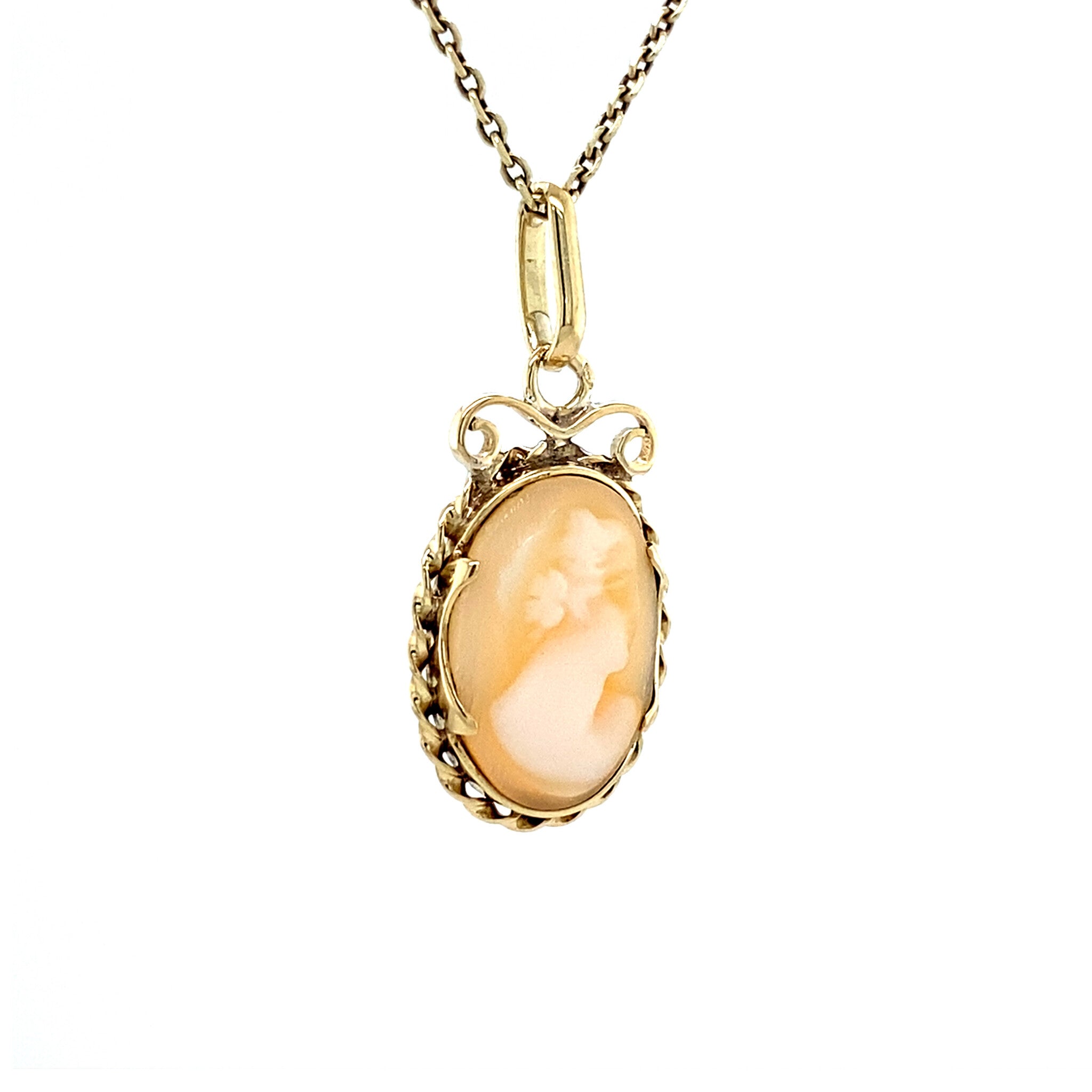 Gouden vintage hanger met camee 14 krt