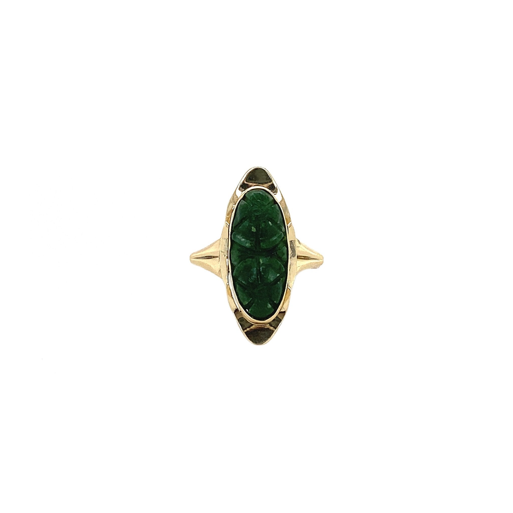 14 kt gold ring with jade