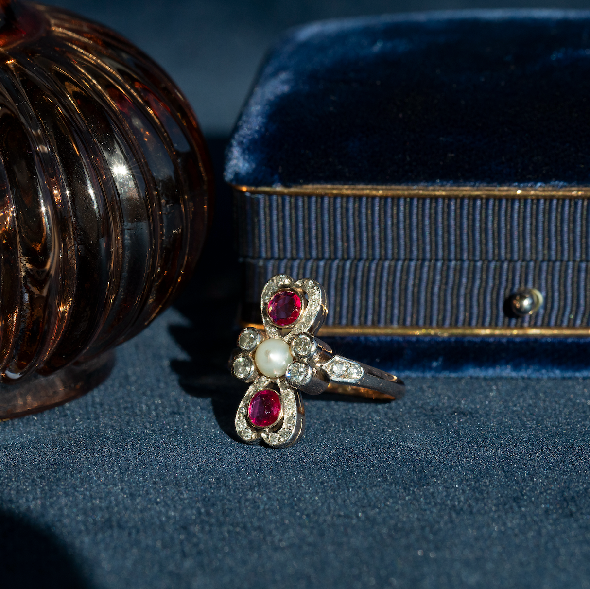 Rose-gold vintage princess ring with ruby, diamond and pearl, 14 kt