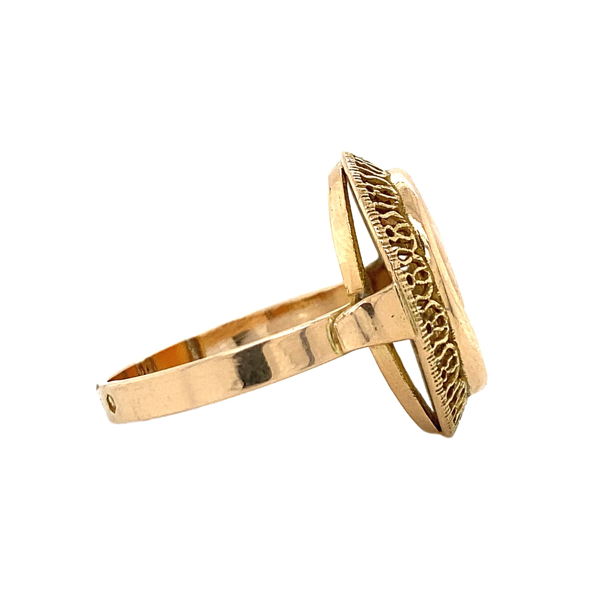14 kt gold ring with cameo