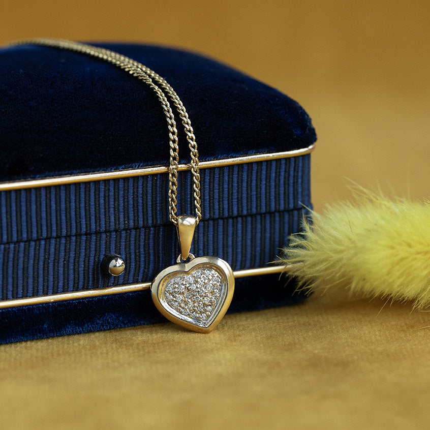 Golden vintage heart pendant with diamond 14 kt
