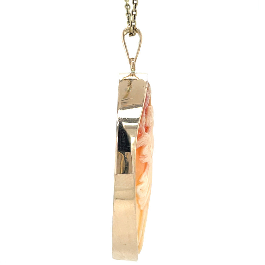 Gold vintage pendant with cameo, 14 kt