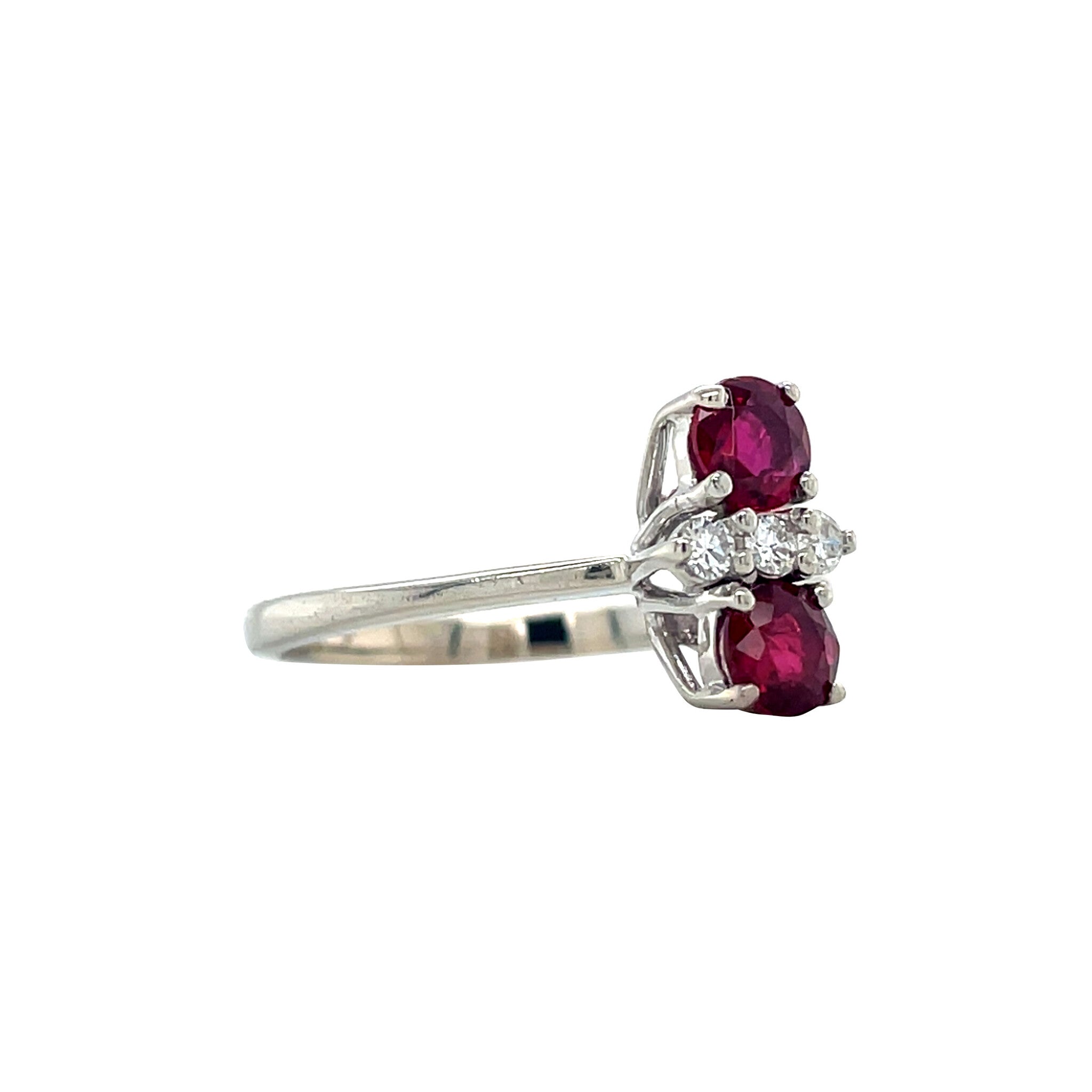 Witgouden vintage ring met robijn en diamant 18 krt