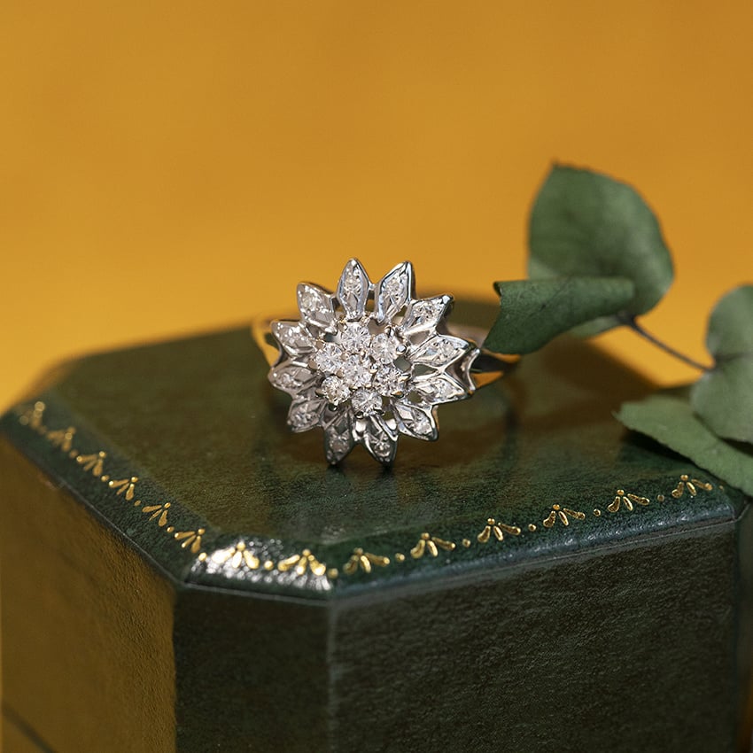 Witgouden vintage entourage ring met diamant 14 kt