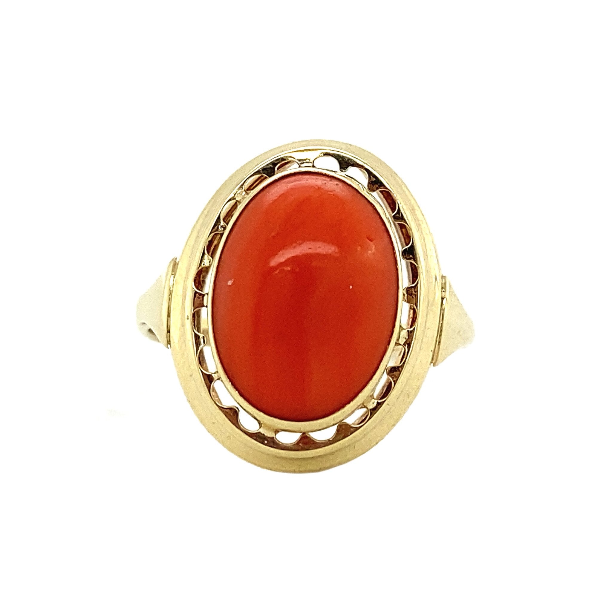14 kt gold ring with blood coral