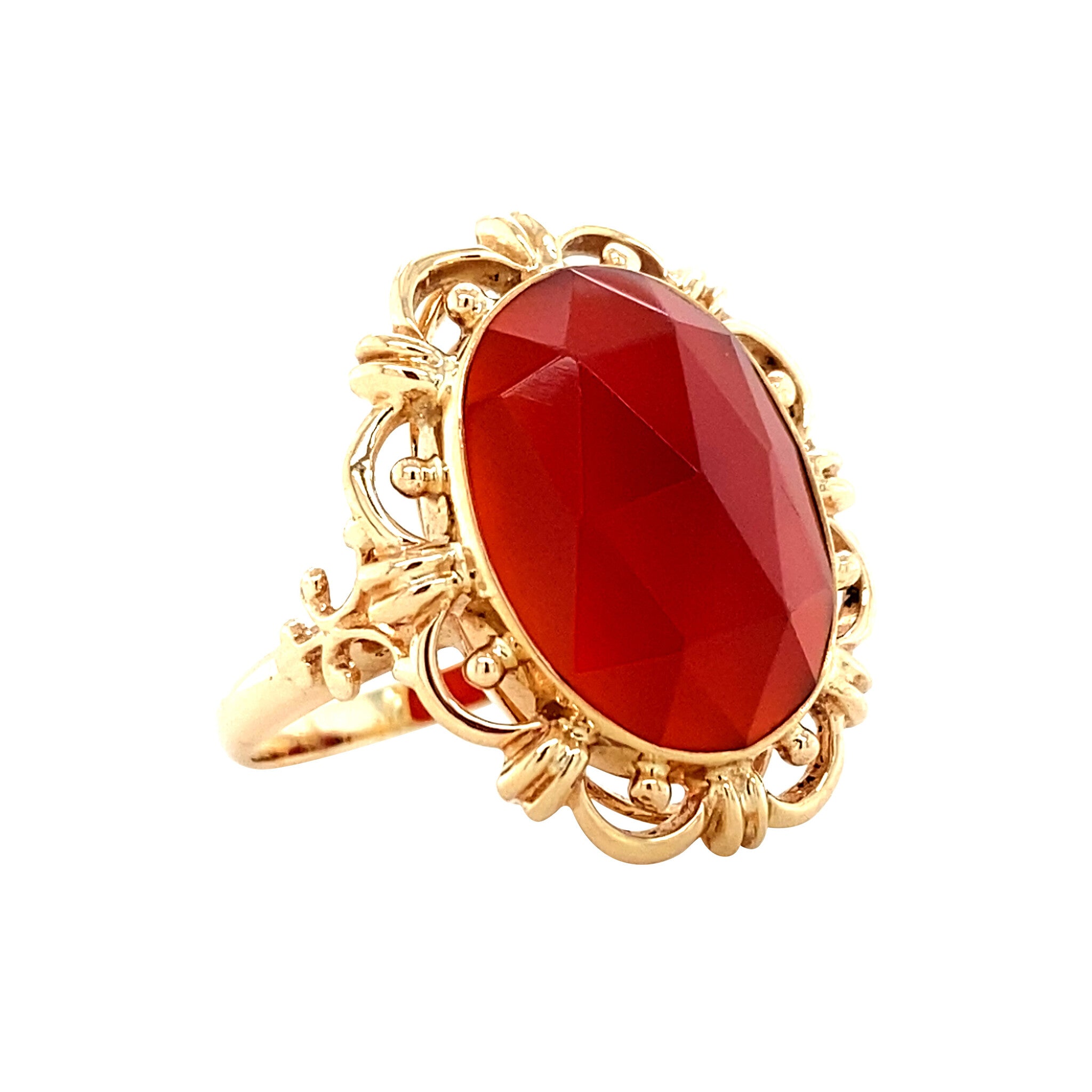 Gold ring with carnelian 14 kt