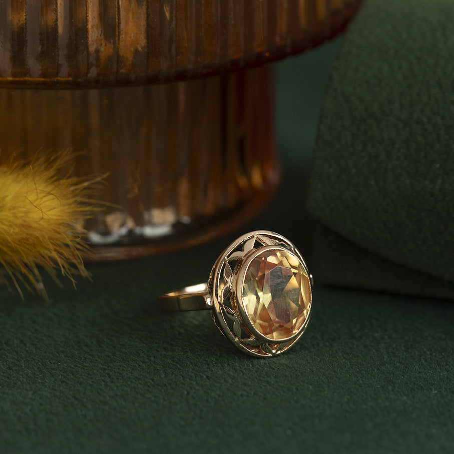 Vintage rose-gold ring with sapphire, 14 kt