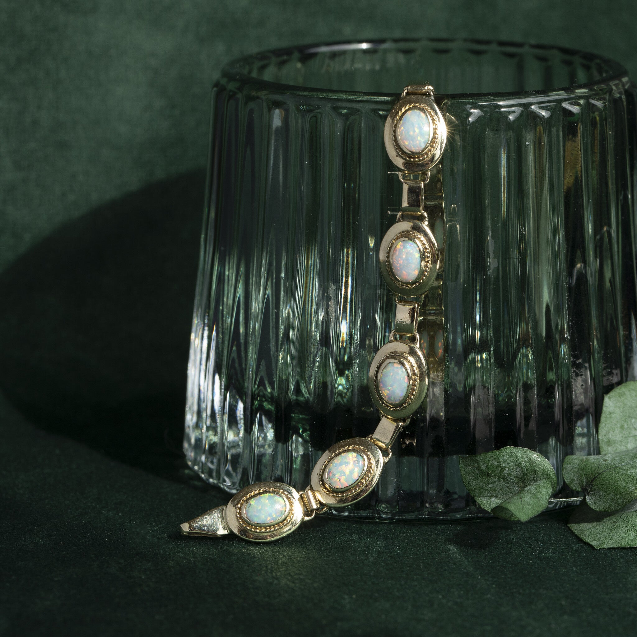 Gold bracelet with opal 17.5 cm 14 krt