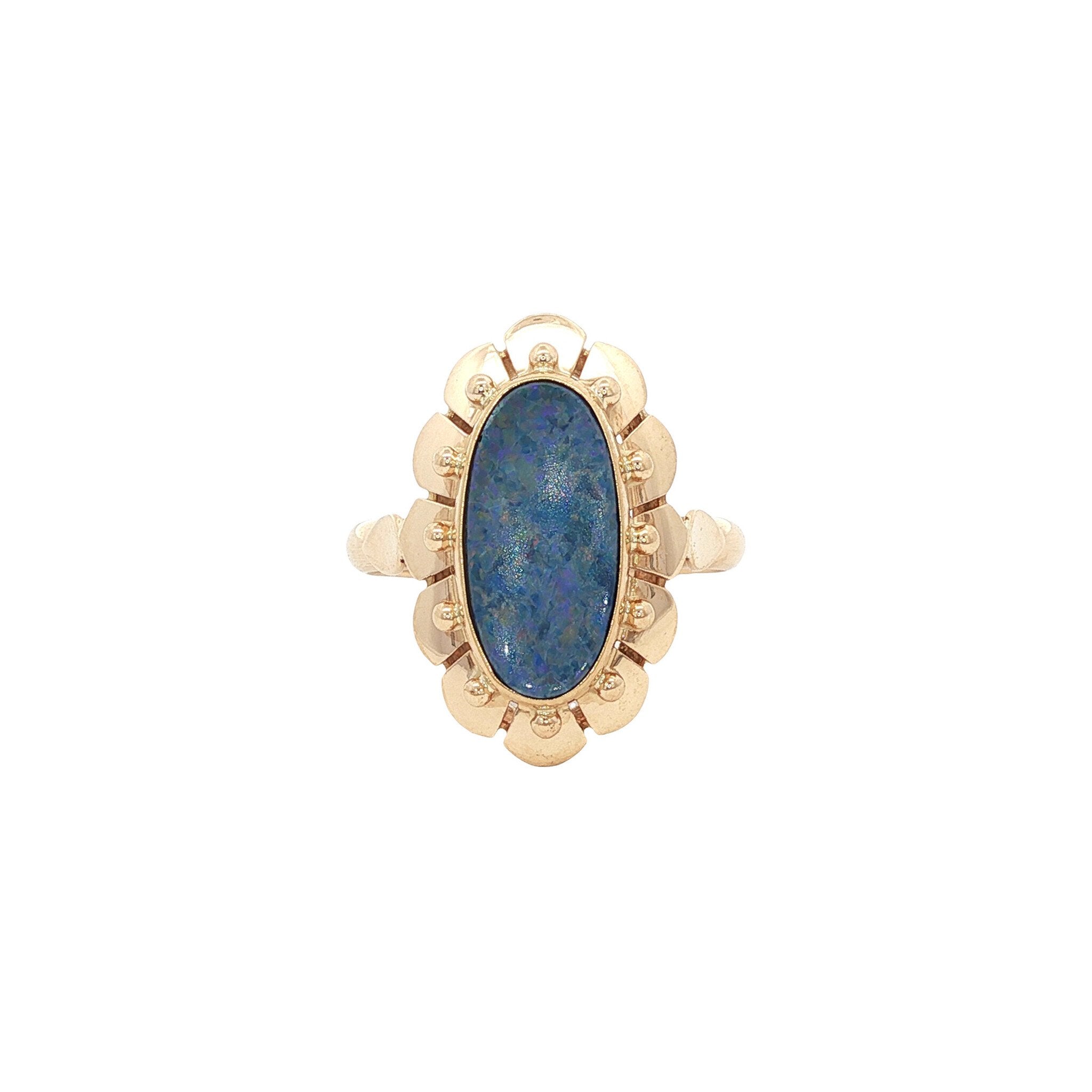 Gold ring with opal doublet 14 kt