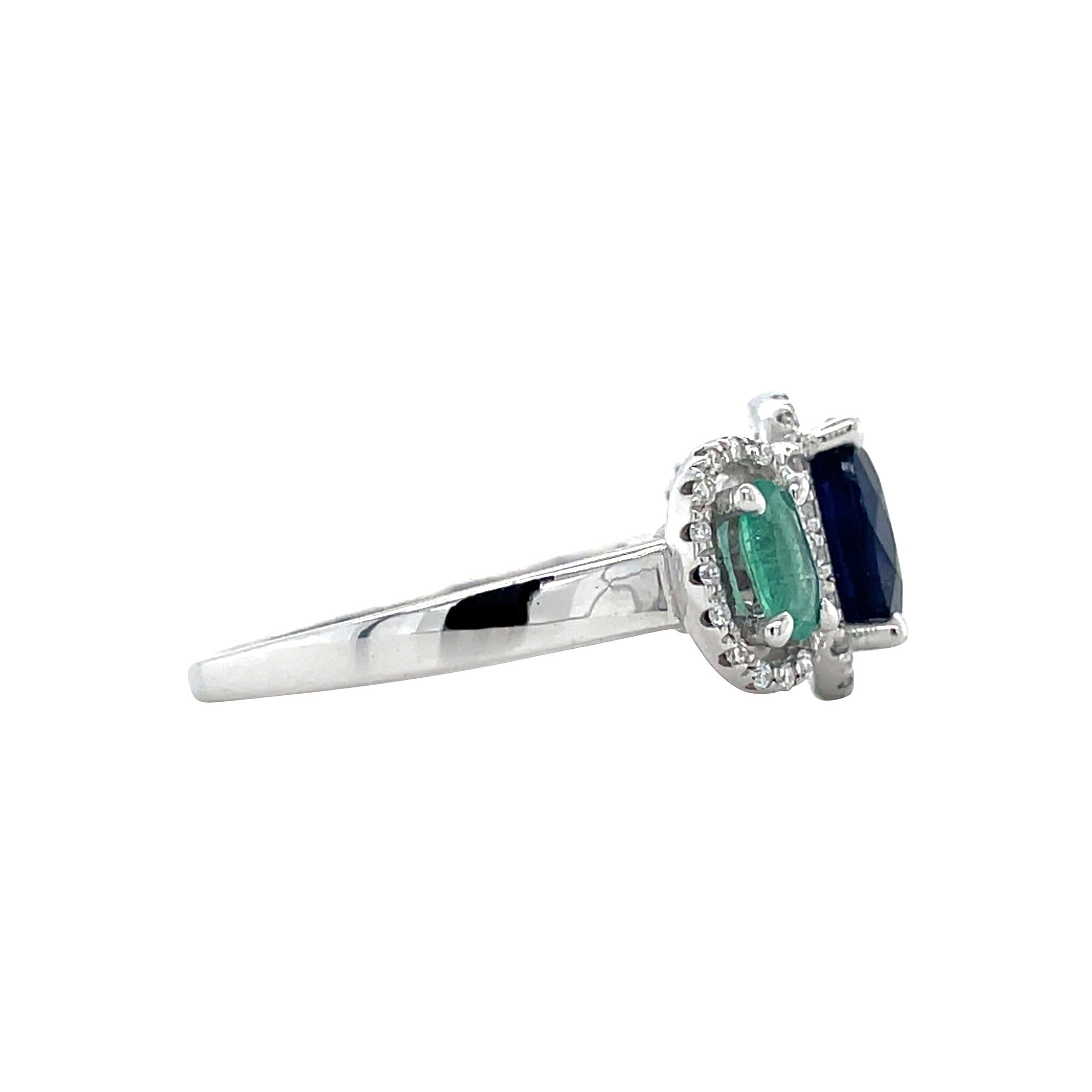 Witgouden vintage entourage ring met smaragd, saffier en diamant 14 krt