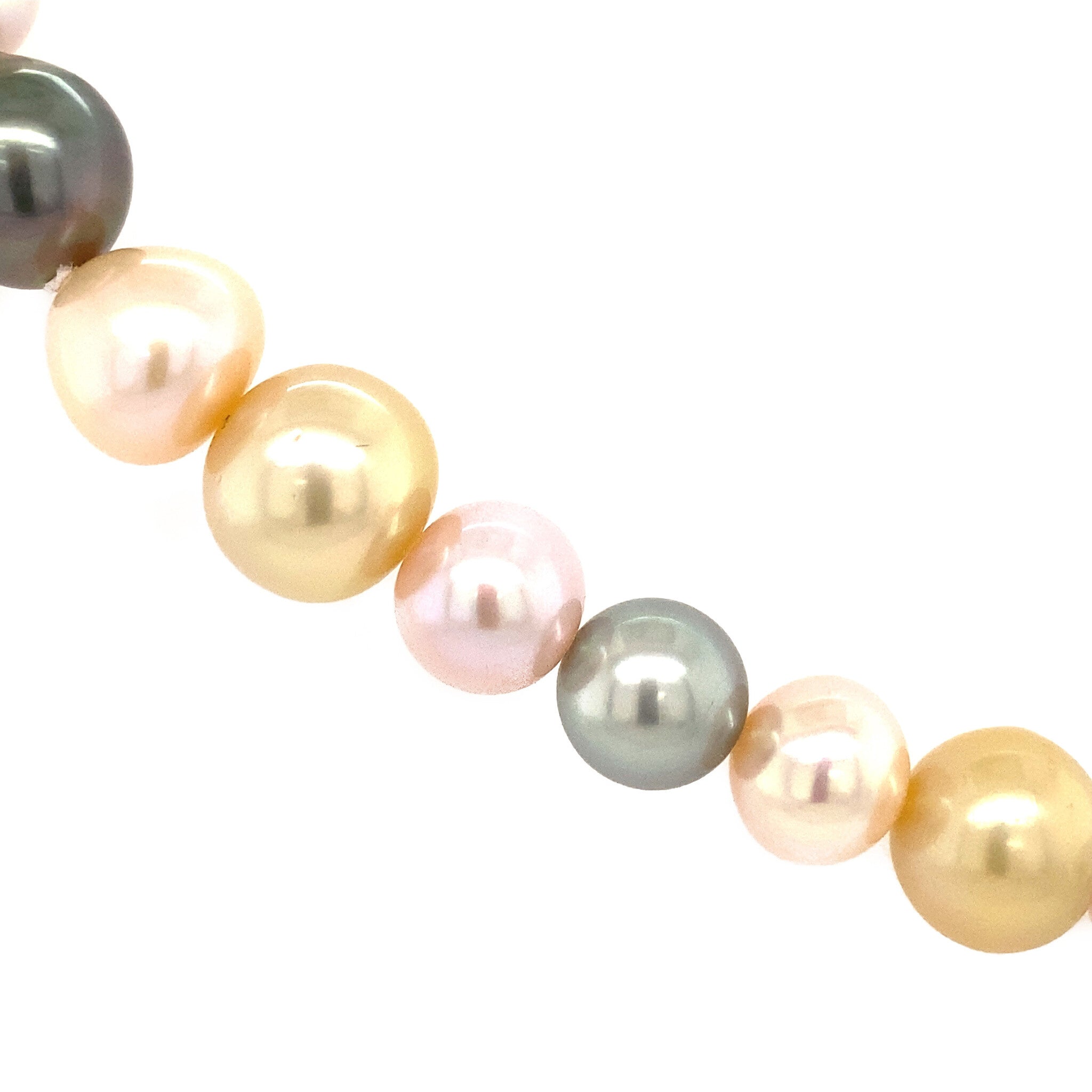 Golden spade pearl necklace 18 carat