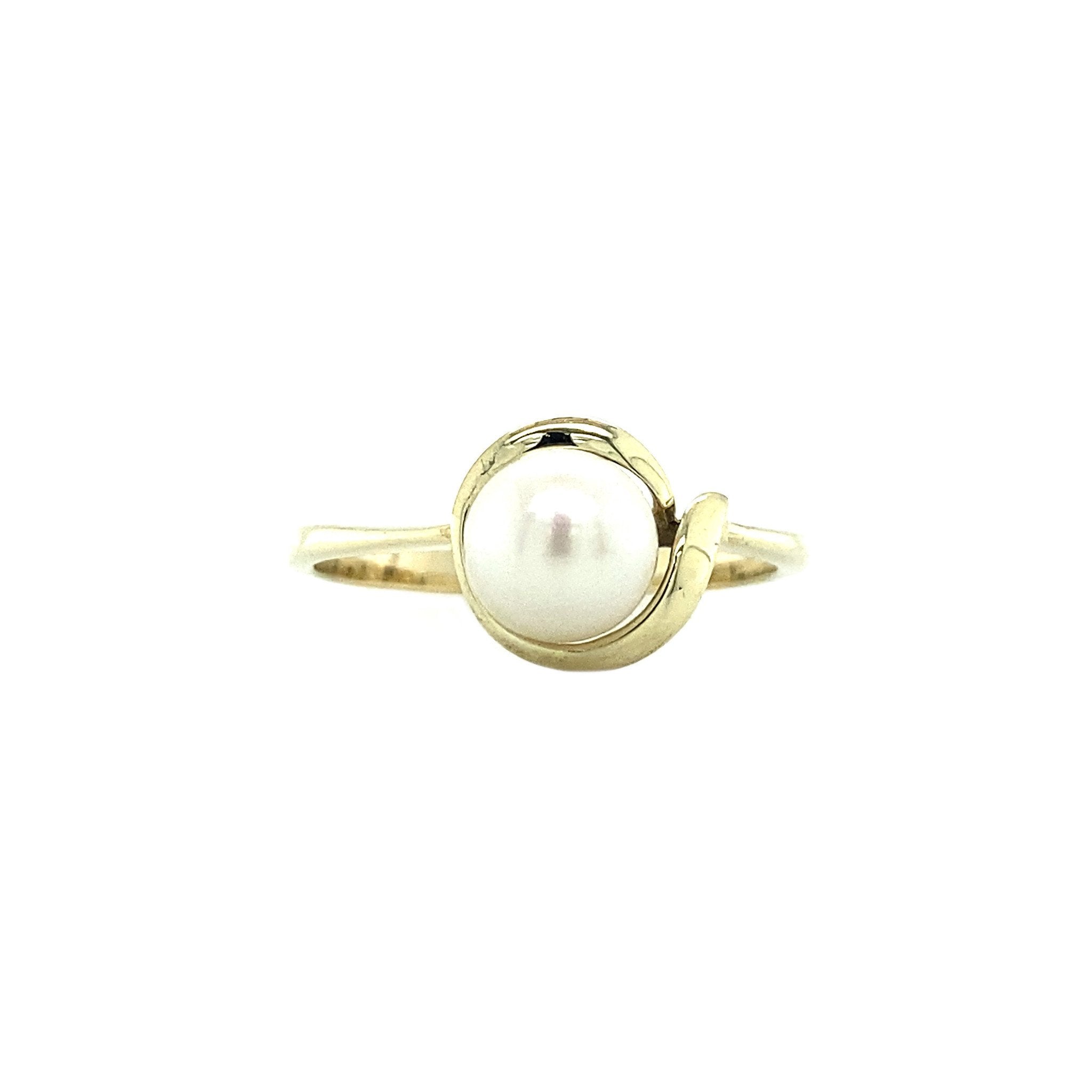 Gouden ring met parel 14 krt