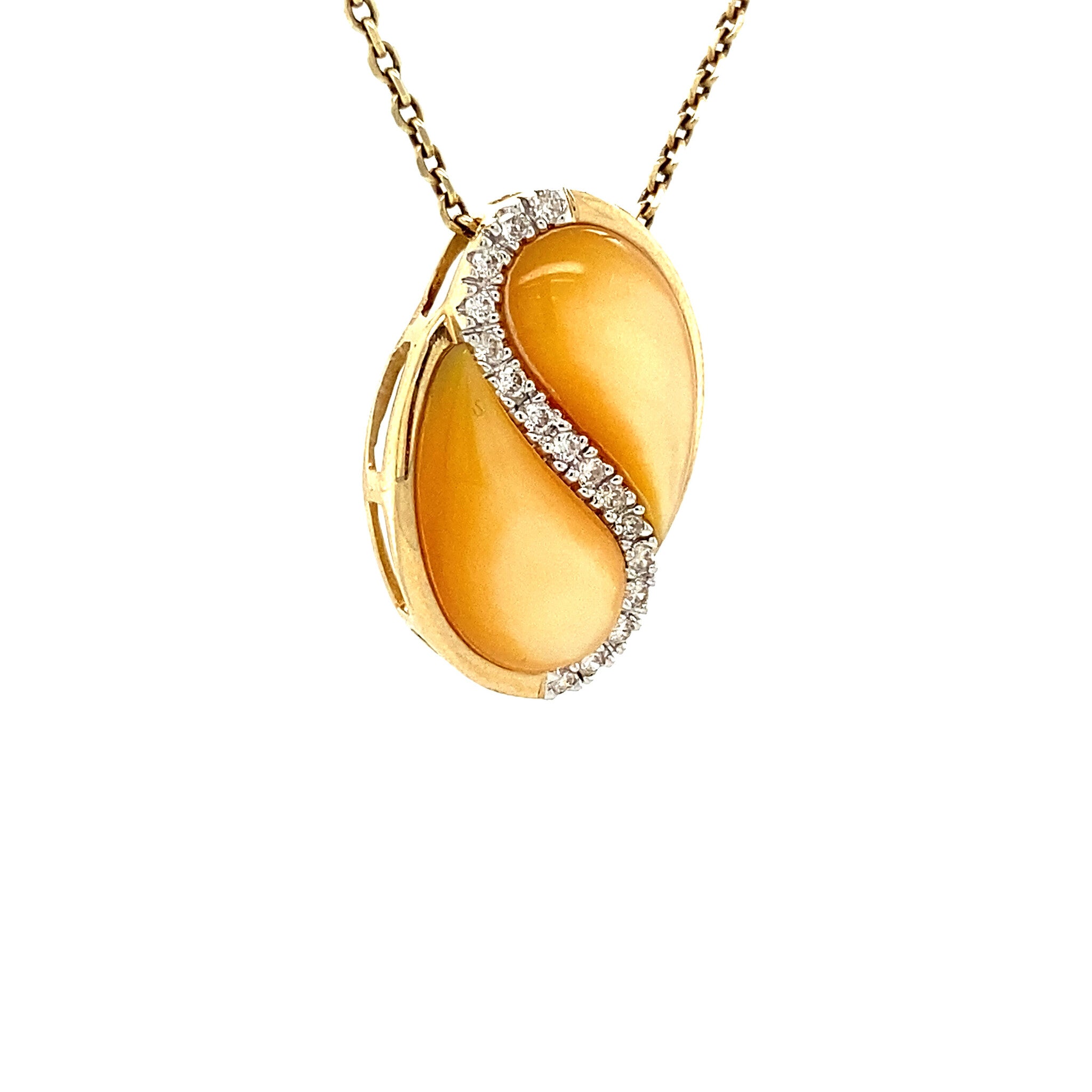 Gouden hanger met parelmoer en diamant 14 krt