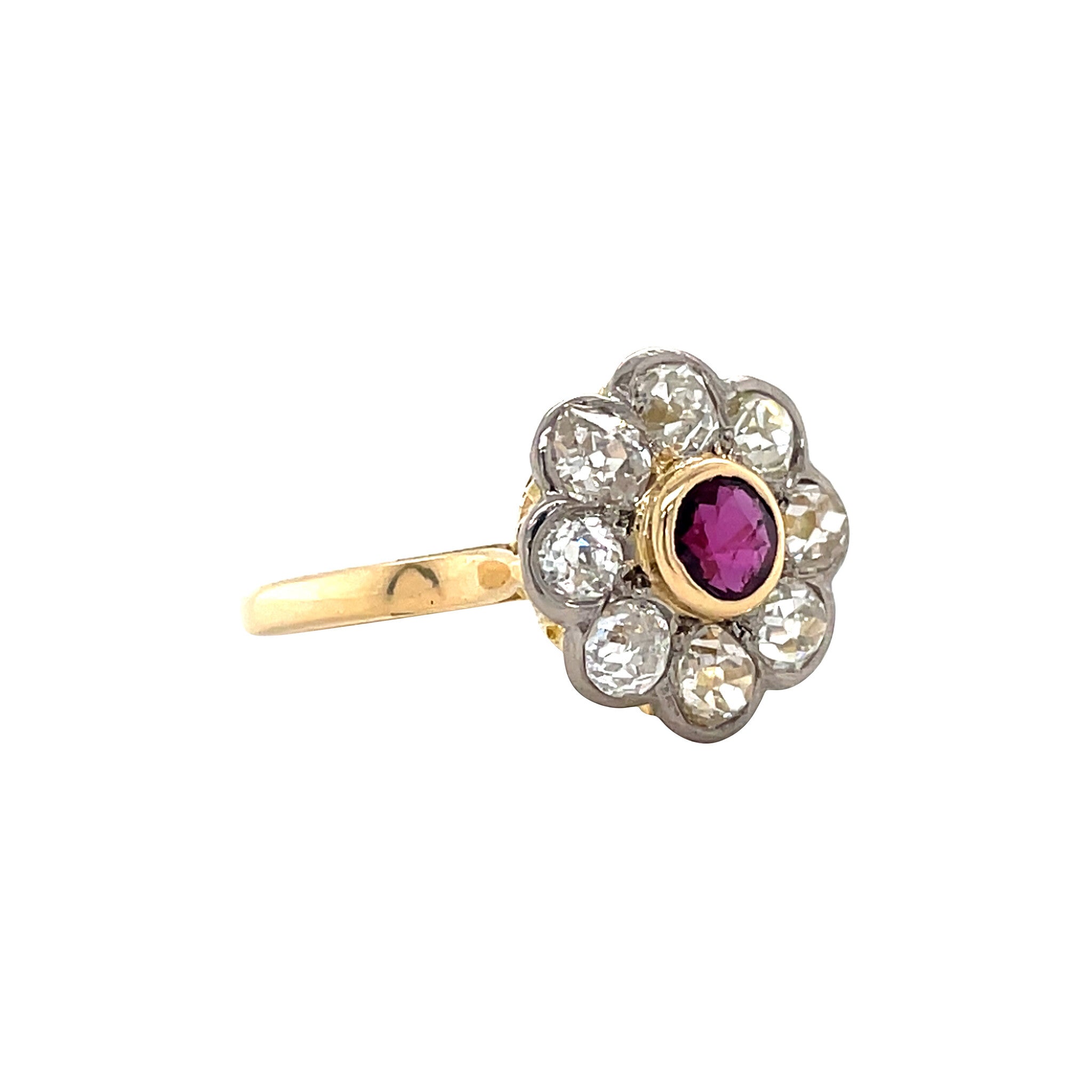 Gold vintage entourage ring with ruby and diamond 18 kt