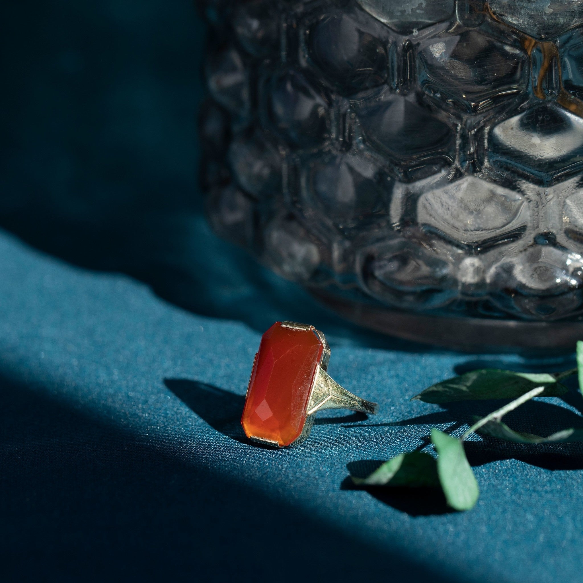 14 kt gold ring with carnelian