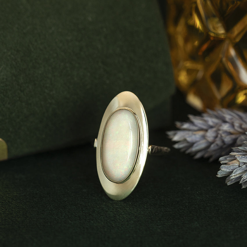 Gouden ring met opaal 14 kt