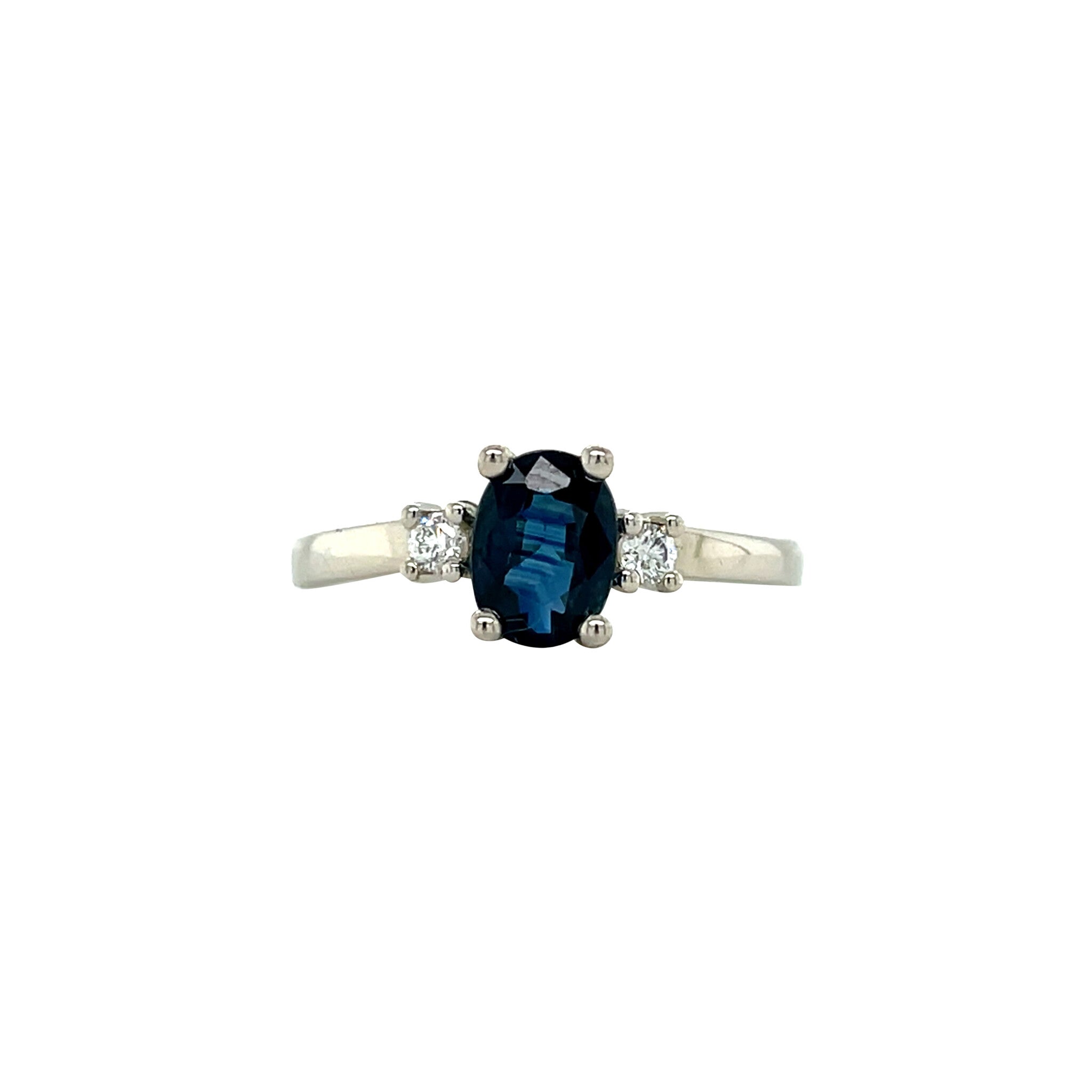 White gold vintage ring with sapphire and diamond 14 kt