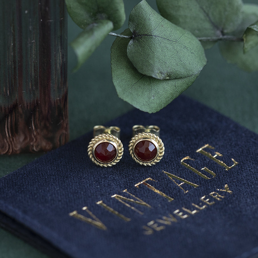 Gold vintage fantasy stud earrings 20 kt