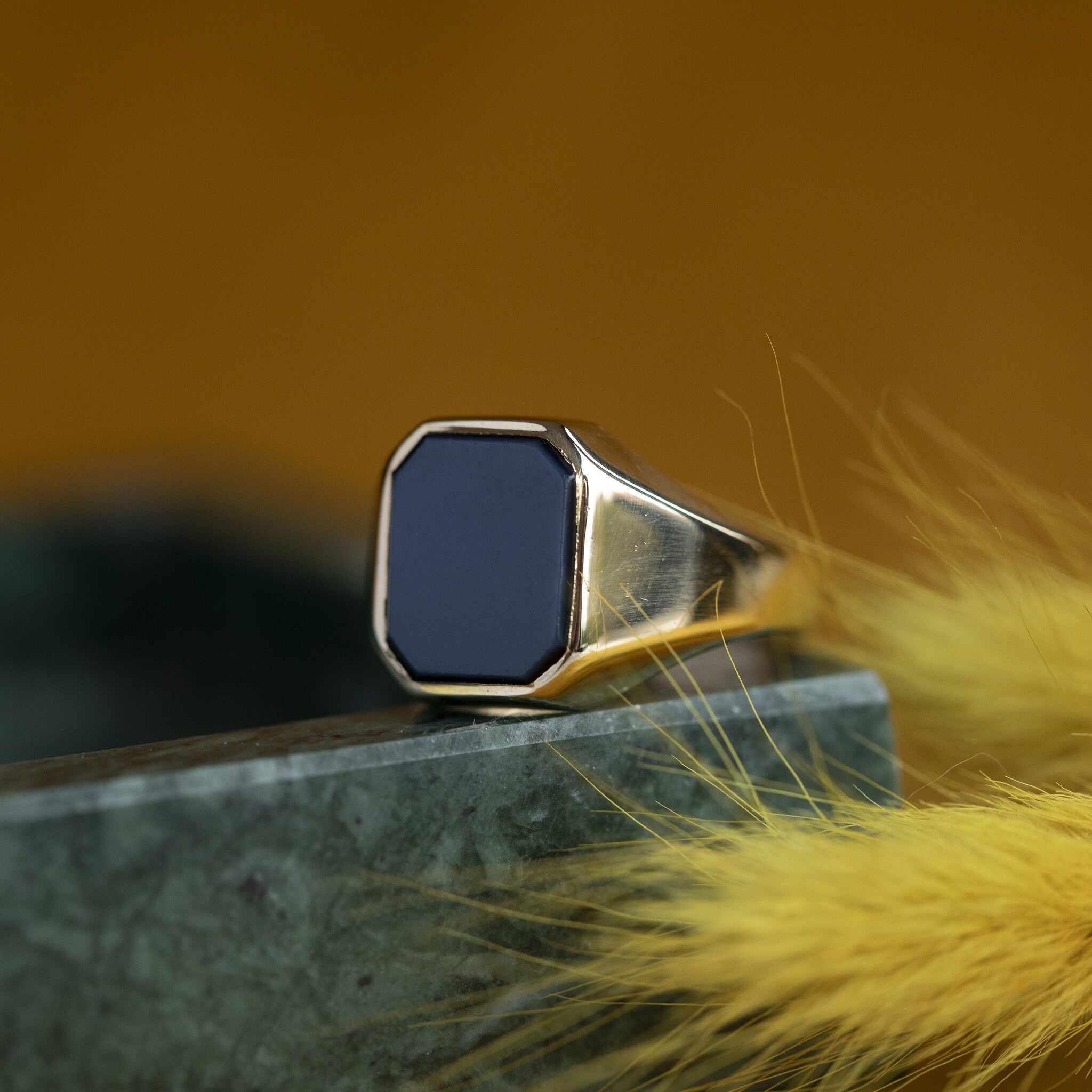 14 kt gold signet ring with blue layered stone