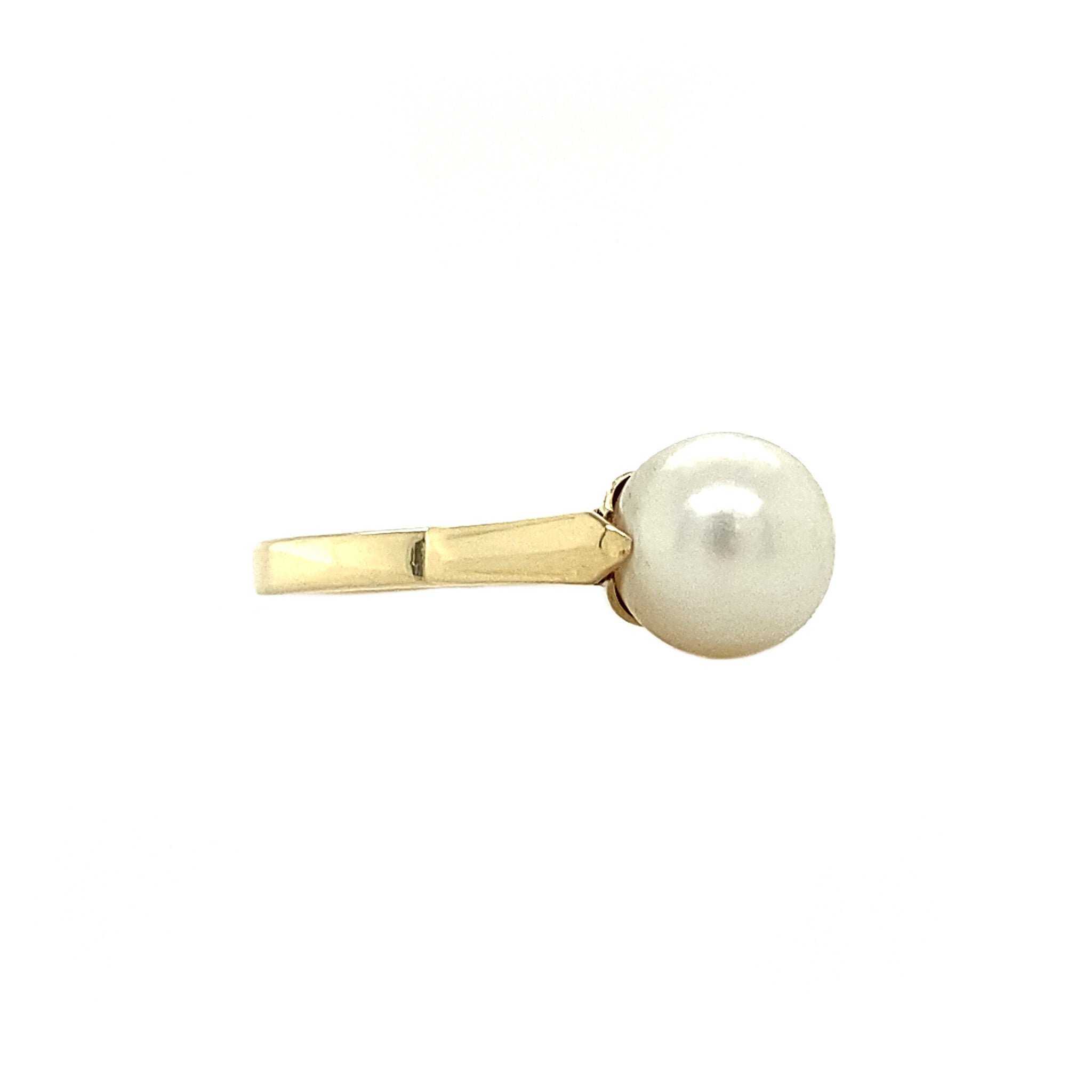 14 kt gold ring with pearl