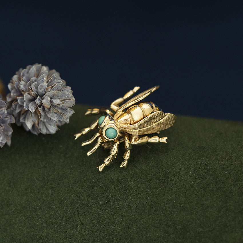 Gold vintage fly brooch with turquoise 14 kt