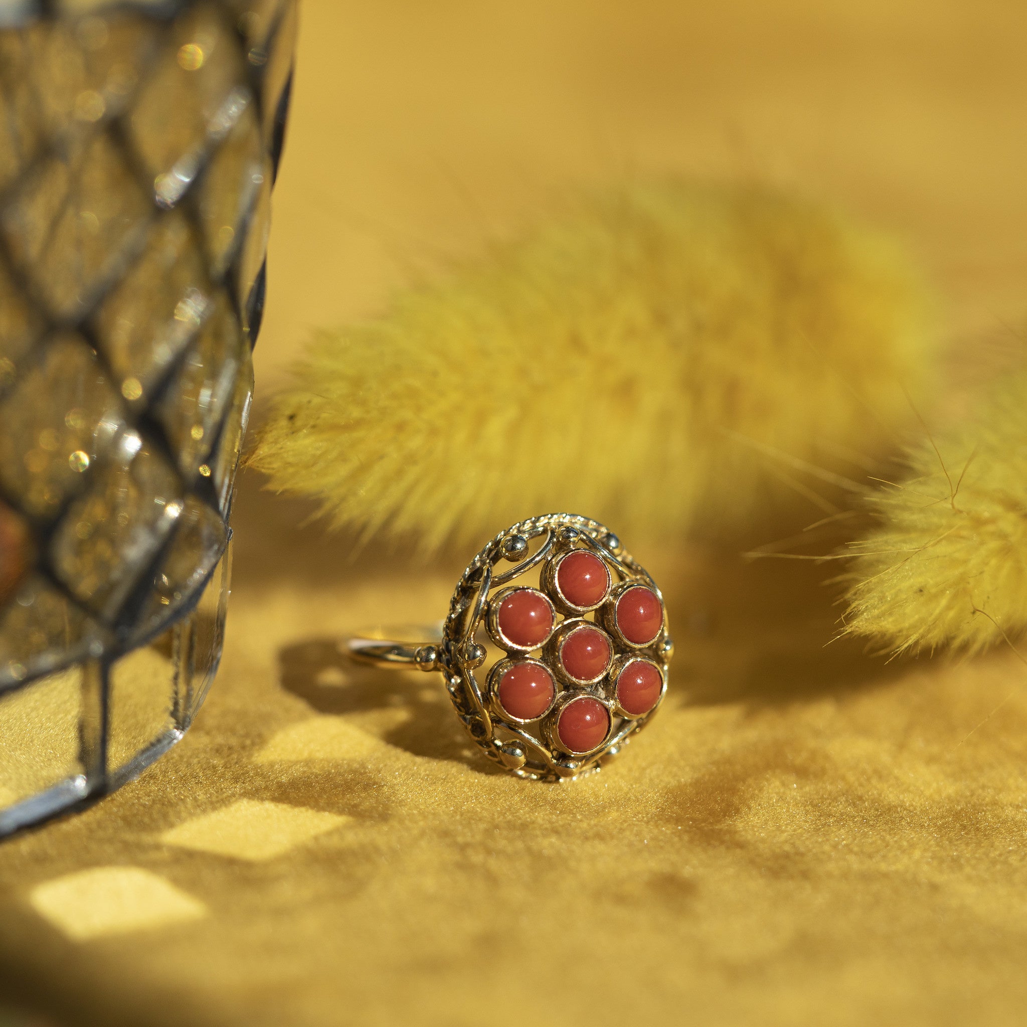 Gouden ring met bloedkoraal 14 krt
