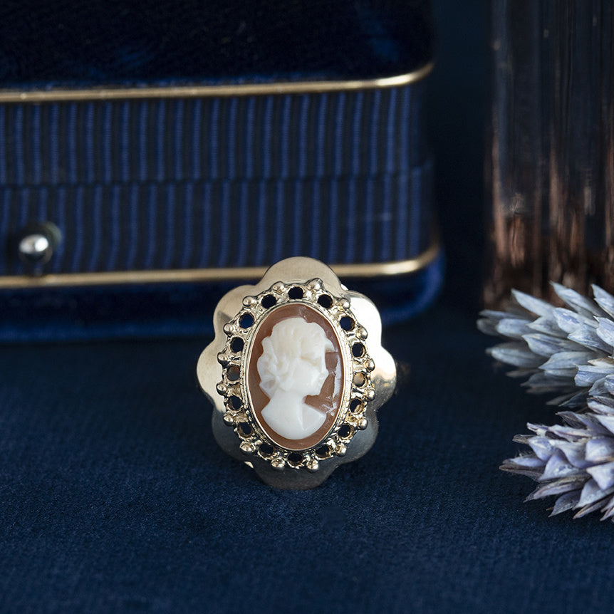 Gouden vintage ring met camee 14 kt