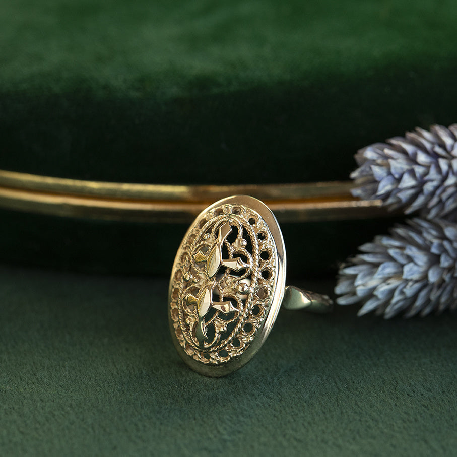 14 kt gold vintage fantasy ring