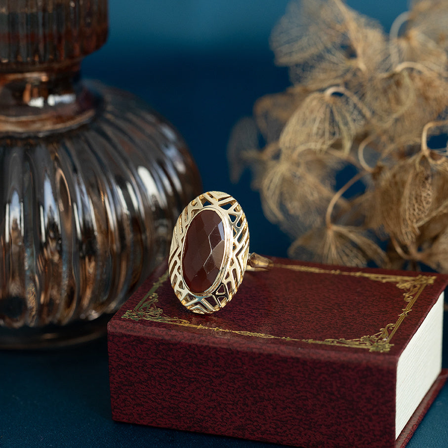 Vintage gold ring with carnelian, 14 kt